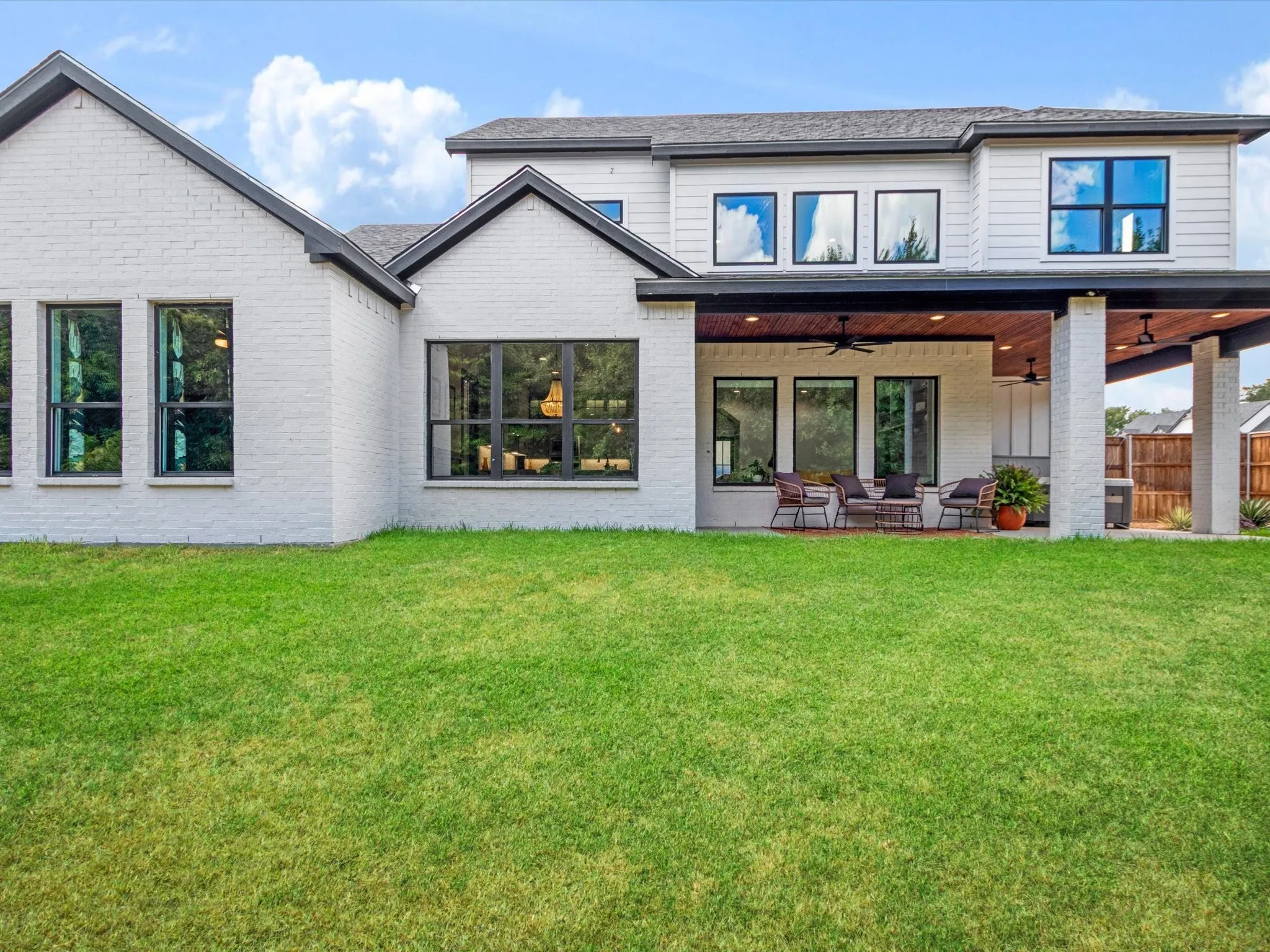 Single Family Residence For Sale in Ellis County , 21 Jacey Court, Waxahachie, Texas 75167, 4 Bedroom, 3 Bathroom, 2 Garage spaces, 3,421 Sqft, built in 2023, mls#21367433, Real Estate Agent in Waxahachie, Homes For Sale in Ellis county, Homes For Sale in Waxahachie, Realtor in Waxahachie Texas, Real Estate Brokerage Independent Realty Texas, Luminita Cordes Realtor