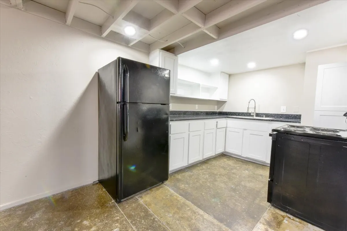 Apartment For Rent in Dallas County , 2501 S Harwood Street 12, Dallas, Texas 75215, 1 Bedroom, 1 Bathroom, Garage spaces, 833 Sqft, built in 1915, mls#21377222, Real Estate Agent in Dallas, Homes For Rent in Dallas county, Homes For Rent in Dallas, Realtor in Dallas Texas, Real Estate Brokerage Independent Realty Texas, Luminita Cordes Realtor