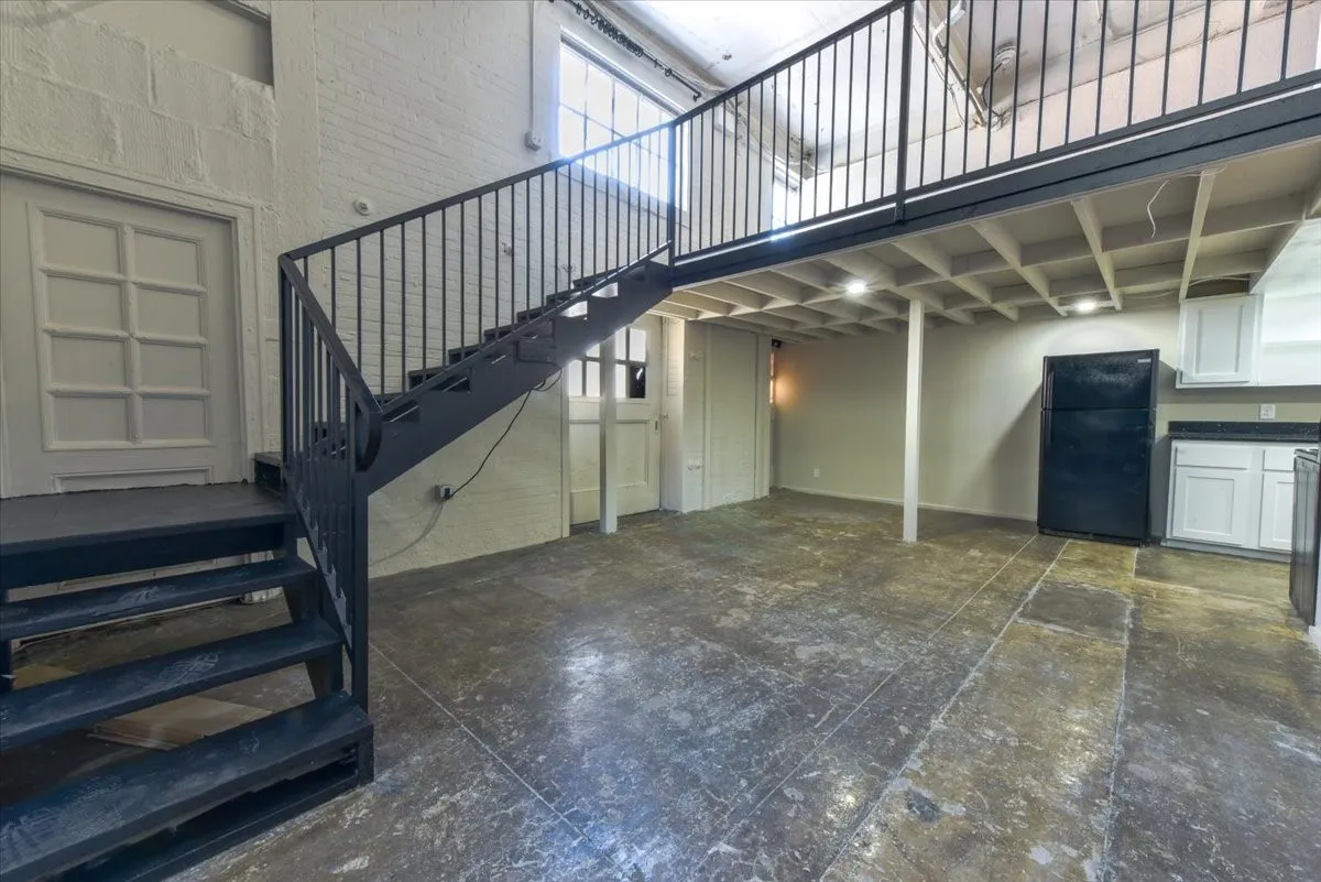 Apartment For Rent in Dallas County , 2501 S Harwood Street 12, Dallas, Texas 75215, 1 Bedroom, 1 Bathroom, Garage spaces, 833 Sqft, built in 1915, mls#21377222, Real Estate Agent in Dallas, Homes For Rent in Dallas county, Homes For Rent in Dallas, Realtor in Dallas Texas, Real Estate Brokerage Independent Realty Texas, Luminita Cordes Realtor