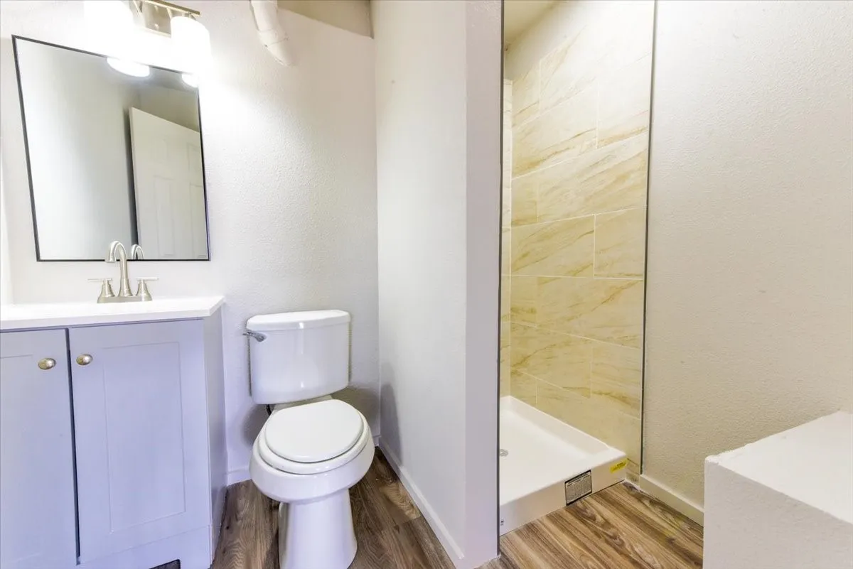 Apartment For Rent in Dallas County , 2501 S Harwood Street 12, Dallas, Texas 75215, 1 Bedroom, 1 Bathroom, Garage spaces, 833 Sqft, built in 1915, mls#21377222, Real Estate Agent in Dallas, Homes For Rent in Dallas county, Homes For Rent in Dallas, Realtor in Dallas Texas, Real Estate Brokerage Independent Realty Texas, Luminita Cordes Realtor