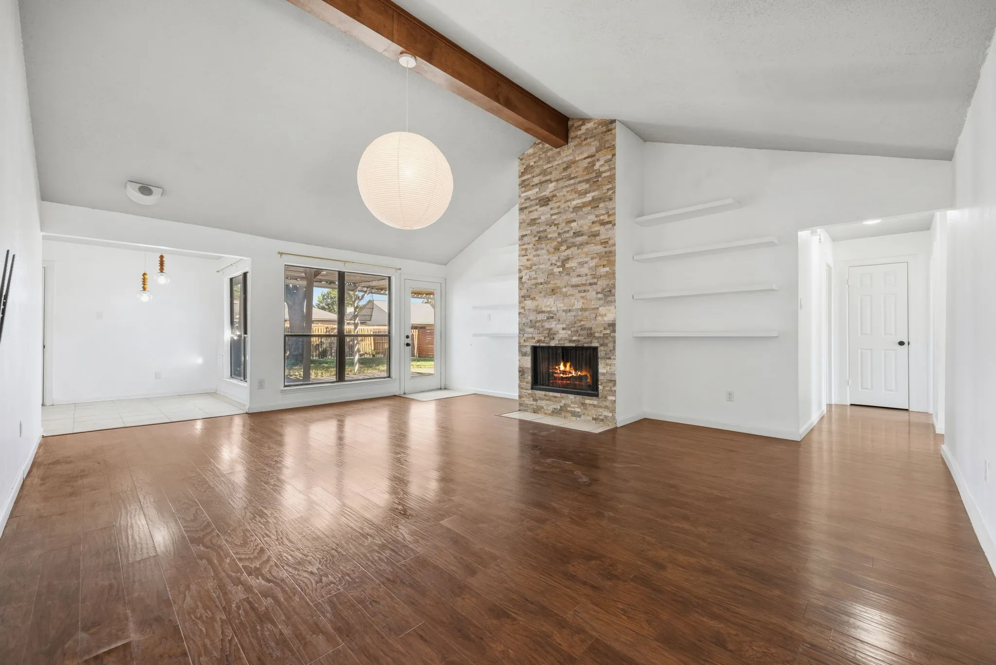 Single Family Residence For Sale in Dallas County , 2417 Idlewood Drive, Garland, Texas 75040, 3 Bedroom, 2 Bathroom, 2 Garage spaces, 1,904 Sqft, built in 1983, mls#21376964, Real Estate Agent in Garland, Homes For Sale in Dallas county, Homes For Sale in Garland, Realtor in Garland Texas, Real Estate Brokerage Independent Realty Texas, Luminita Cordes Realtor