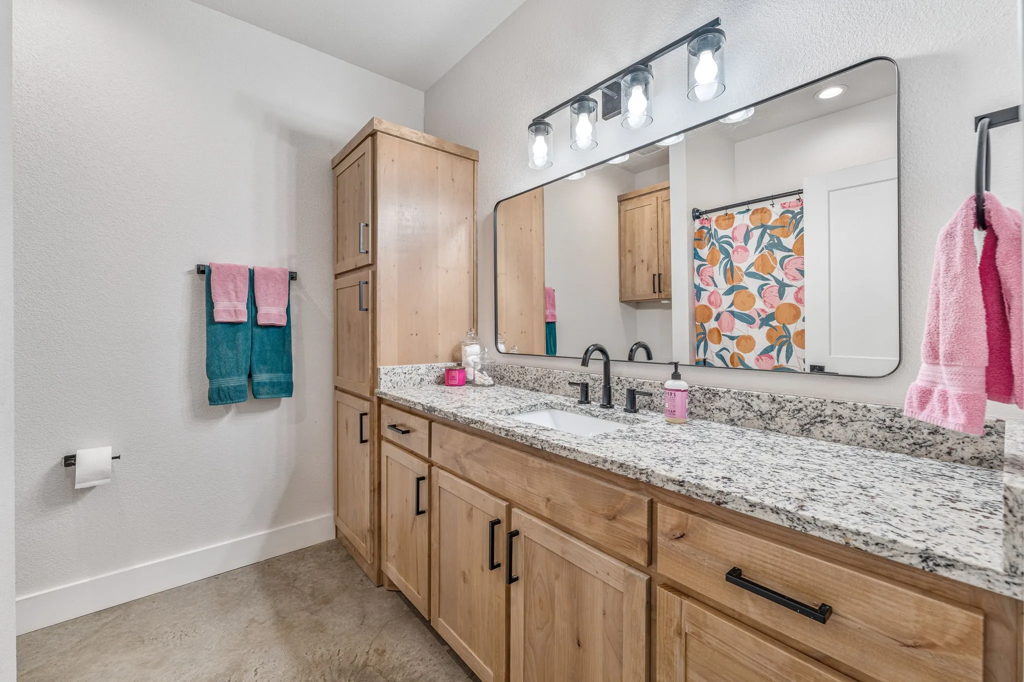 Single Family Residence For Sale in Parker County , 1400 Lacy Drive, Lipan, Texas 76462, 3 Bedroom, 3 Bathroom, 2 Garage spaces, 2,100 Sqft, built in 2023, mls#21377001, Real Estate Agent in Lipan, Homes For Sale in Parker county, Homes For Sale in Lipan, Realtor in Lipan Texas, Real Estate Brokerage Independent Realty Texas, Luminita Cordes Realtor