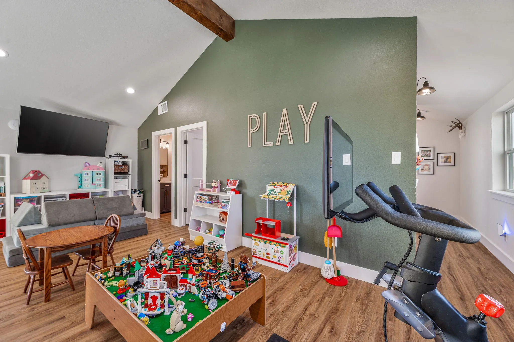 Single Family Residence For Sale in Parker County , 1400 Lacy Drive, Lipan, Texas 76462, 3 Bedroom, 3 Bathroom, 2 Garage spaces, 2,100 Sqft, built in 2023, mls#21377001, Real Estate Agent in Lipan, Homes For Sale in Parker county, Homes For Sale in Lipan, Realtor in Lipan Texas, Real Estate Brokerage Independent Realty Texas, Luminita Cordes Realtor