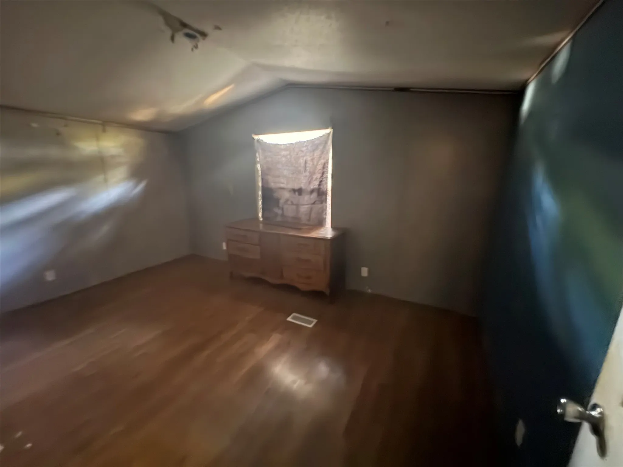 Mobile Home For Sale in Hood County , 839 Tepee Trail, Granbury, Texas 76048, 3 Bedroom, 2 Bathroom, Garage spaces, 1,232 Sqft, built in 2005, mls#21371467, Real Estate Agent in Granbury, Homes For Sale in Hood county, Homes For Sale in Granbury, Realtor in Granbury Texas, Real Estate Brokerage Independent Realty Texas, Luminita Cordes Realtor