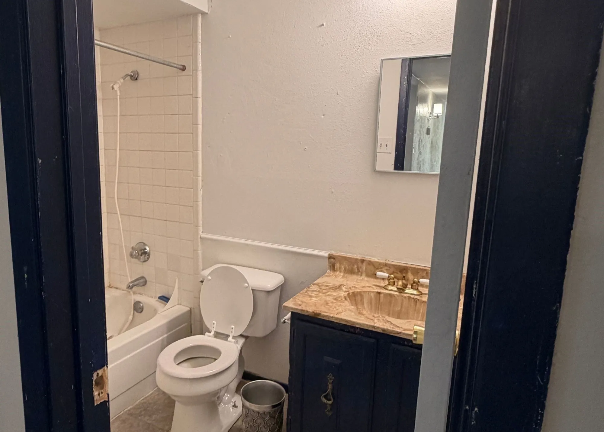Single Family Residence For Sale in Tarrant County , 2309 Newbury Drive, Arlington, Texas 76014, 3 Bedroom, 2 Bathroom, 2 Garage spaces, 1,396 Sqft, built in 1980, mls#21376406, Real Estate Agent in Arlington, Homes For Sale in Tarrant county, Homes For Sale in Arlington, Realtor in Arlington Texas, Real Estate Brokerage Independent Realty Texas, Luminita Cordes Realtor
