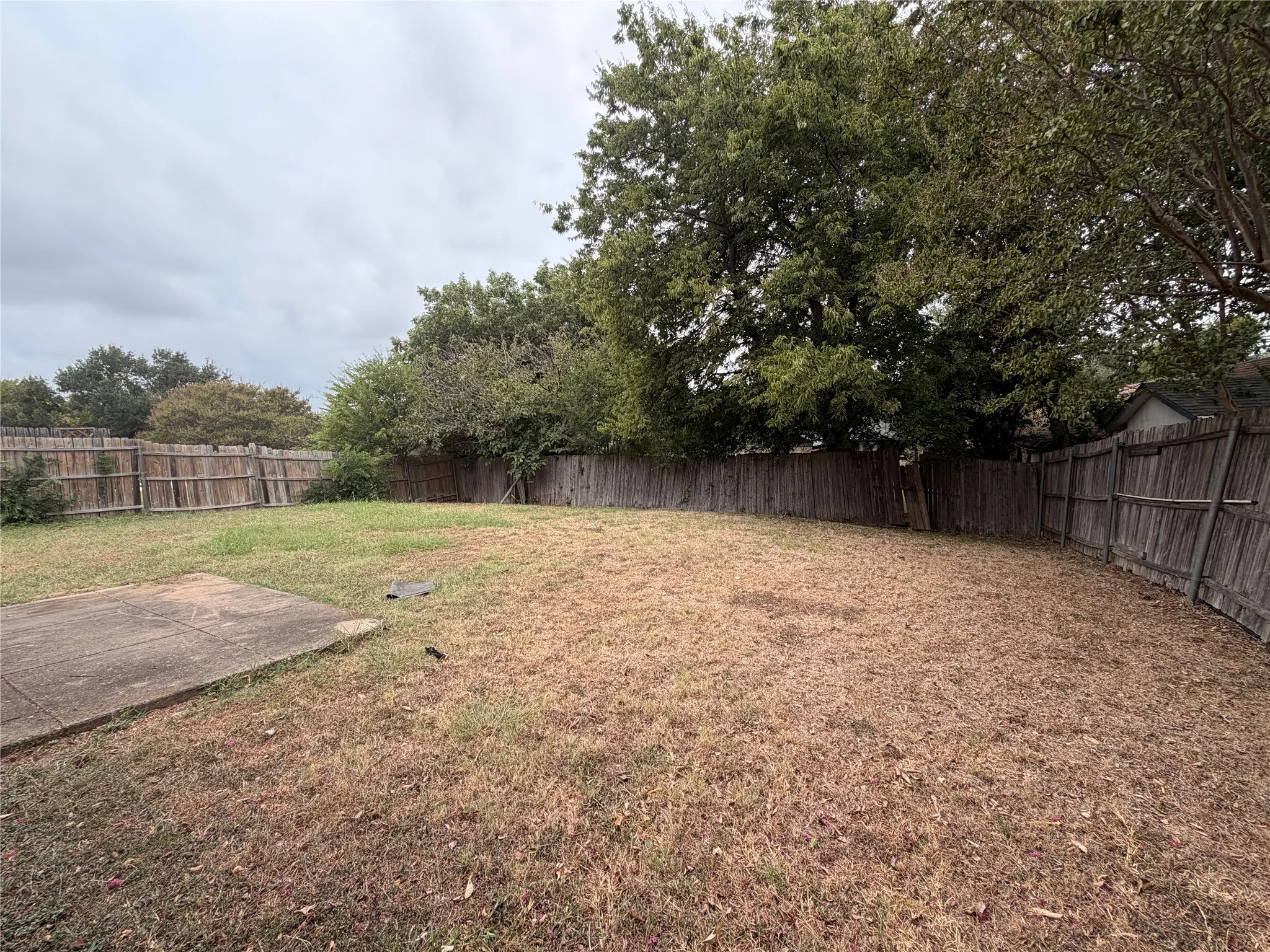 Single Family Residence For Sale in Tarrant County , 2309 Newbury Drive, Arlington, Texas 76014, 3 Bedroom, 2 Bathroom, 2 Garage spaces, 1,396 Sqft, built in 1980, mls#21376406, Real Estate Agent in Arlington, Homes For Sale in Tarrant county, Homes For Sale in Arlington, Realtor in Arlington Texas, Real Estate Brokerage Independent Realty Texas, Luminita Cordes Realtor