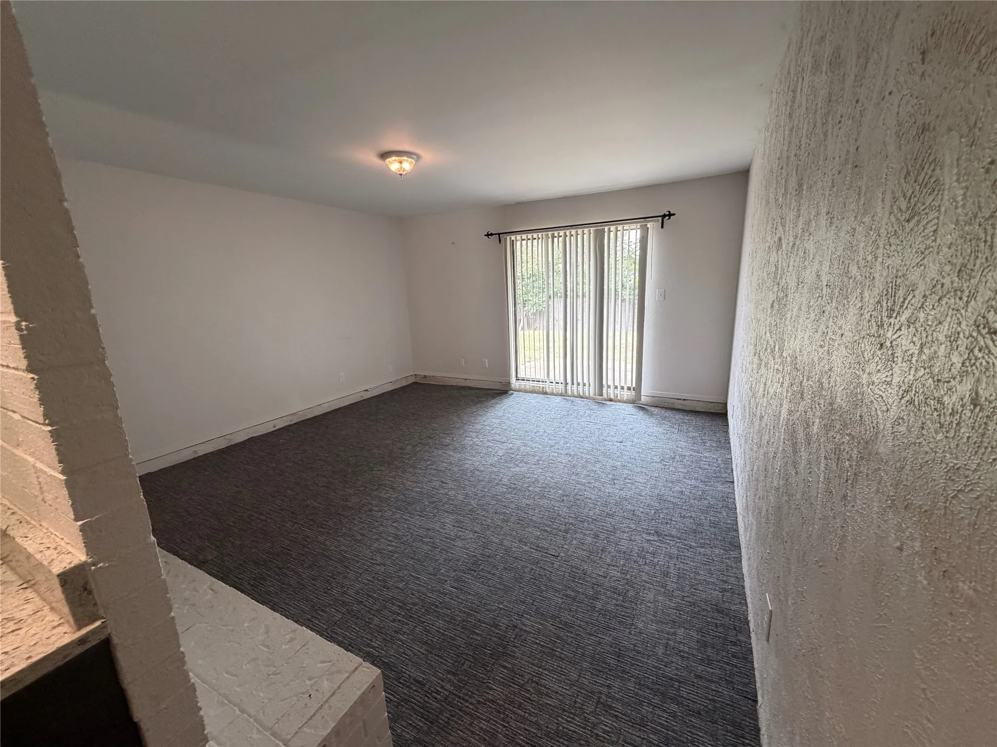 Single Family Residence For Sale in Tarrant County , 2309 Newbury Drive, Arlington, Texas 76014, 3 Bedroom, 2 Bathroom, 2 Garage spaces, 1,396 Sqft, built in 1980, mls#21376406, Real Estate Agent in Arlington, Homes For Sale in Tarrant county, Homes For Sale in Arlington, Realtor in Arlington Texas, Real Estate Brokerage Independent Realty Texas, Luminita Cordes Realtor