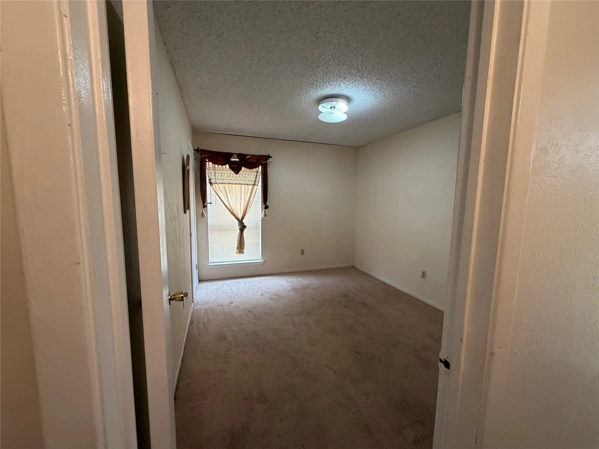 Single Family Residence For Sale in Tarrant County , 2309 Newbury Drive, Arlington, Texas 76014, 3 Bedroom, 2 Bathroom, 2 Garage spaces, 1,396 Sqft, built in 1980, mls#21376406, Real Estate Agent in Arlington, Homes For Sale in Tarrant county, Homes For Sale in Arlington, Realtor in Arlington Texas, Real Estate Brokerage Independent Realty Texas, Luminita Cordes Realtor