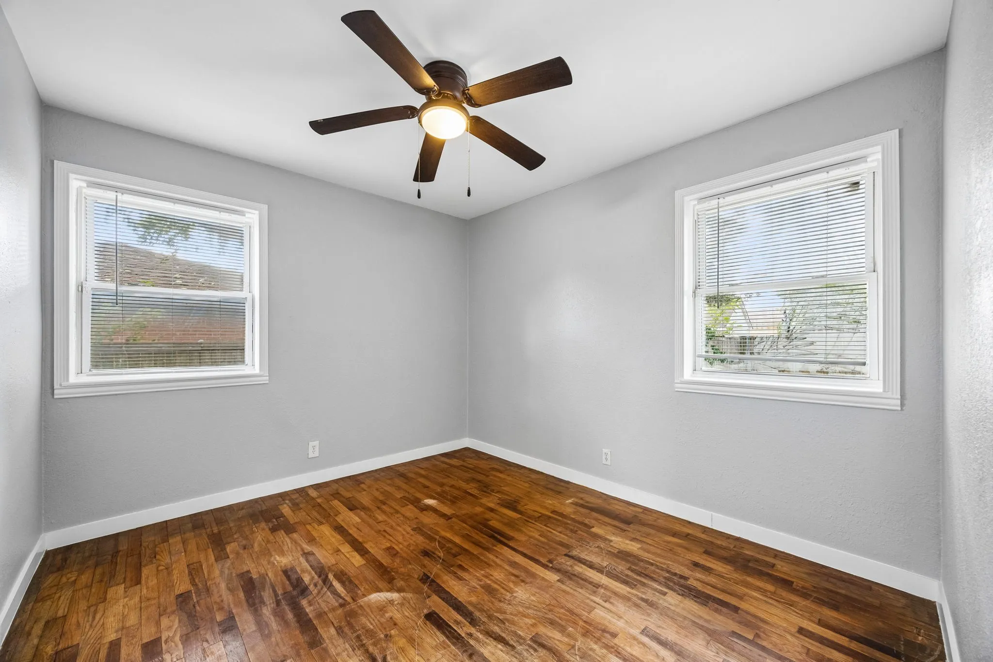 Single Family Residence For Sale in Dallas County , 3412 Oates Drive, Mesquite, Texas 75150, 3 Bedroom, 2 Bathroom, Garage spaces, 1,312 Sqft, built in 1957, mls#21376494, Real Estate Agent in Mesquite, Homes For Sale in Dallas county, Homes For Sale in Mesquite, Realtor in Mesquite Texas, Real Estate Brokerage Independent Realty Texas, Luminita Cordes Realtor