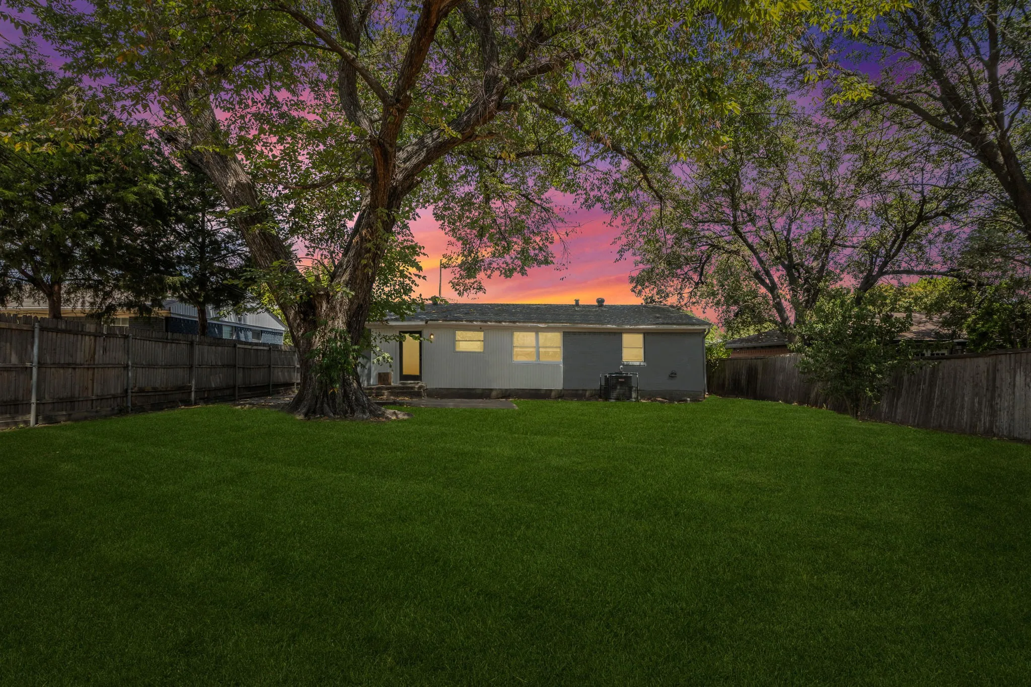 Single Family Residence For Sale in Dallas County , 3412 Oates Drive, Mesquite, Texas 75150, 3 Bedroom, 2 Bathroom, Garage spaces, 1,312 Sqft, built in 1957, mls#21376494, Real Estate Agent in Mesquite, Homes For Sale in Dallas county, Homes For Sale in Mesquite, Realtor in Mesquite Texas, Real Estate Brokerage Independent Realty Texas, Luminita Cordes Realtor