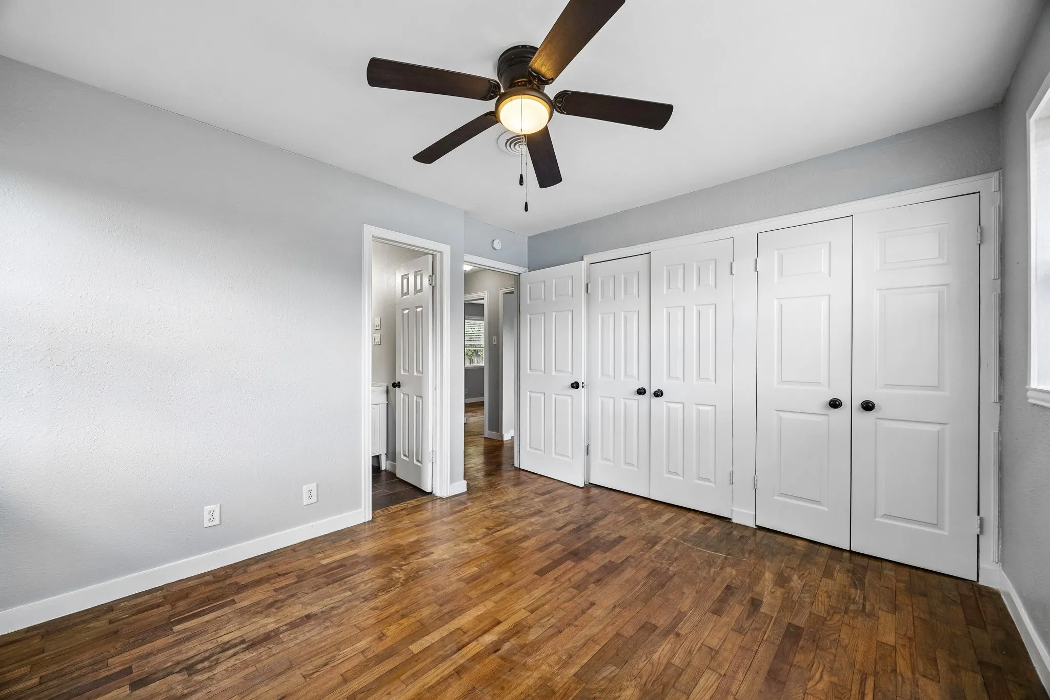 Single Family Residence For Sale in Dallas County , 3412 Oates Drive, Mesquite, Texas 75150, 3 Bedroom, 2 Bathroom, Garage spaces, 1,312 Sqft, built in 1957, mls#21376494, Real Estate Agent in Mesquite, Homes For Sale in Dallas county, Homes For Sale in Mesquite, Realtor in Mesquite Texas, Real Estate Brokerage Independent Realty Texas, Luminita Cordes Realtor