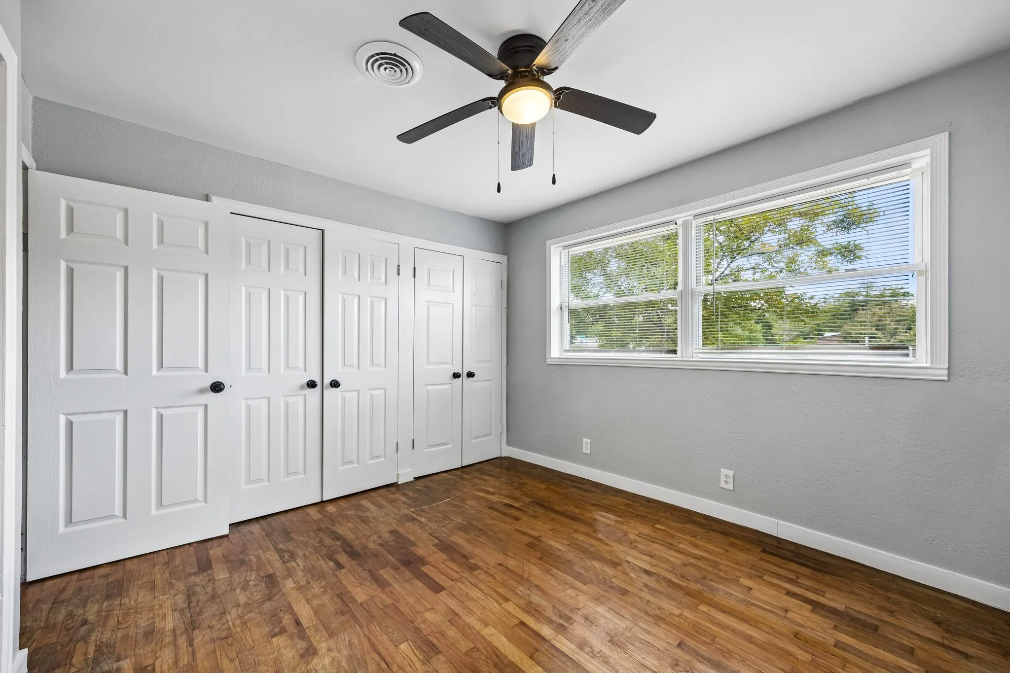 Single Family Residence For Sale in Dallas County , 3412 Oates Drive, Mesquite, Texas 75150, 3 Bedroom, 2 Bathroom, Garage spaces, 1,312 Sqft, built in 1957, mls#21376494, Real Estate Agent in Mesquite, Homes For Sale in Dallas county, Homes For Sale in Mesquite, Realtor in Mesquite Texas, Real Estate Brokerage Independent Realty Texas, Luminita Cordes Realtor