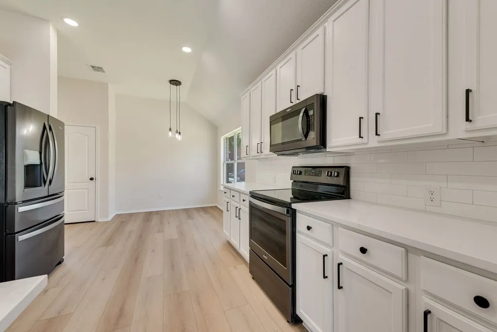 Single Family Residence For Sale in Collin County , 1521 Silver Spur Drive, Allen, Texas 75002, 4 Bedroom, 2 Bathroom, 2 Garage spaces, 2,029 Sqft, built in 2003, mls#21376877, Real Estate Agent in Allen, Homes For Sale in Collin county, Homes For Sale in Allen, Realtor in Allen Texas, Real Estate Brokerage Independent Realty Texas, Luminita Cordes Realtor