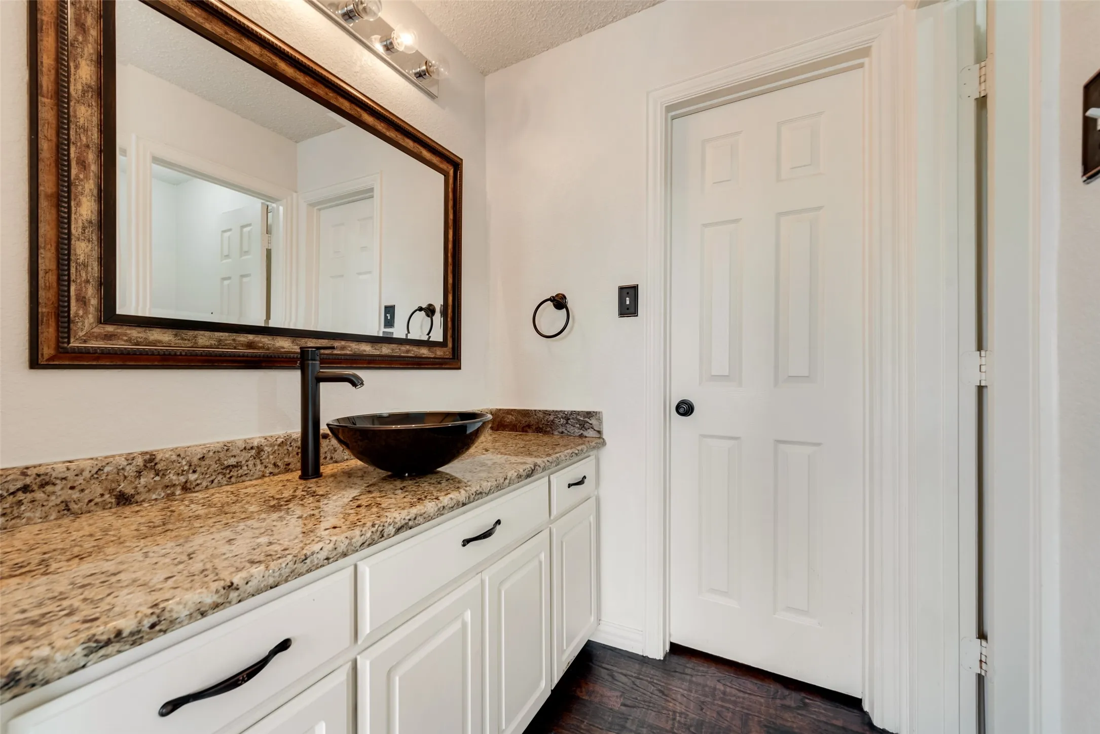Single Family Residence For Rent in Collin County , 3532 Dripping Springs Drive, Plano, Texas 75025, 5 Bedroom, 4 Bathroom, 2 Garage spaces, 3,582 Sqft, built in 2000, mls#21377234, Real Estate Agent in Plano, Homes For Rent in Collin county, Homes For Rent in Plano, Realtor in Plano Texas, Real Estate Brokerage Independent Realty Texas, Luminita Cordes Realtor
