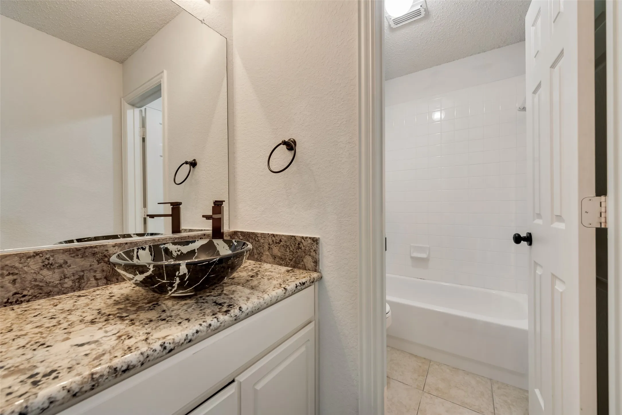 Single Family Residence For Rent in Collin County , 3532 Dripping Springs Drive, Plano, Texas 75025, 5 Bedroom, 4 Bathroom, 2 Garage spaces, 3,582 Sqft, built in 2000, mls#21377234, Real Estate Agent in Plano, Homes For Rent in Collin county, Homes For Rent in Plano, Realtor in Plano Texas, Real Estate Brokerage Independent Realty Texas, Luminita Cordes Realtor