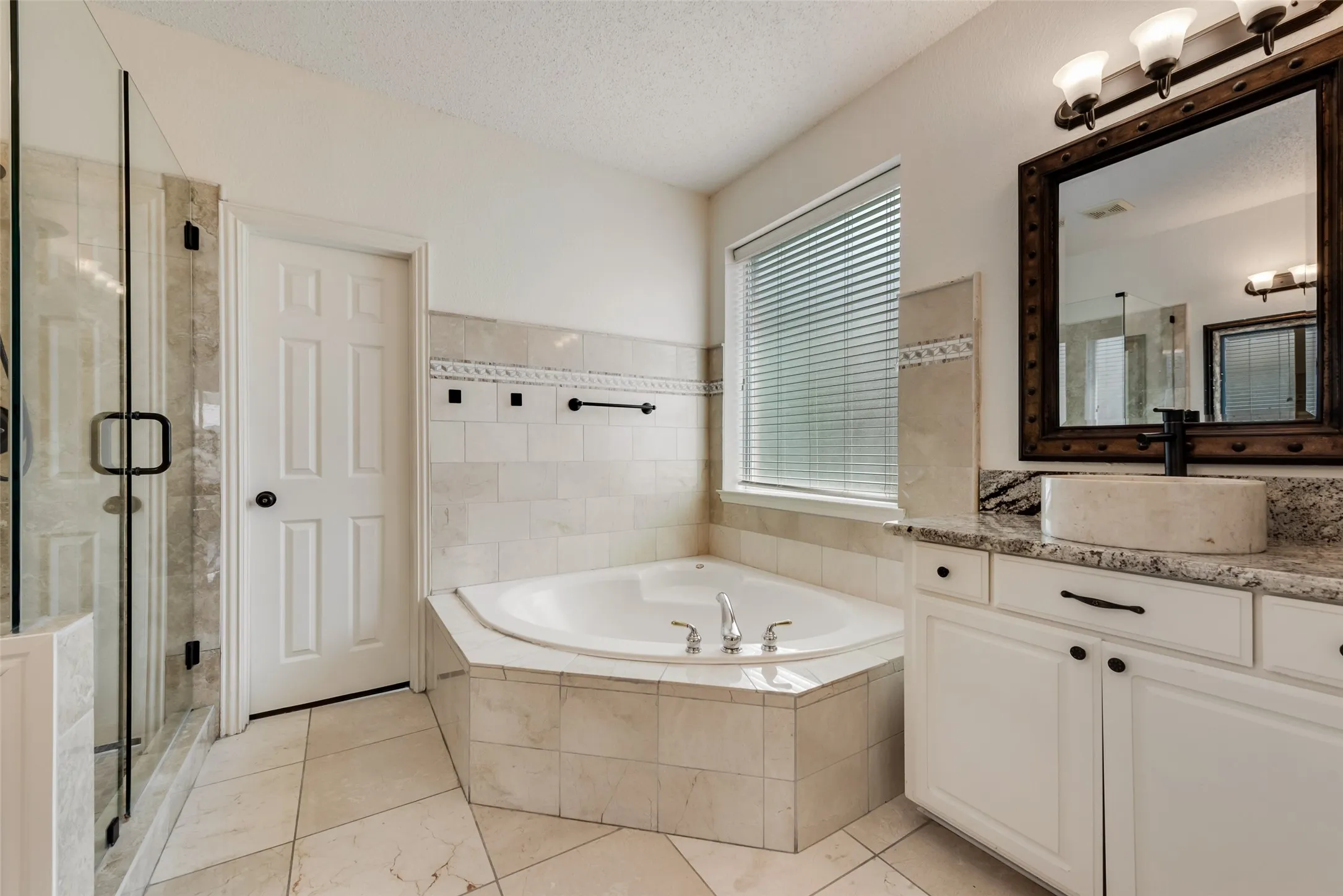Single Family Residence For Rent in Collin County , 3532 Dripping Springs Drive, Plano, Texas 75025, 5 Bedroom, 4 Bathroom, 2 Garage spaces, 3,582 Sqft, built in 2000, mls#21377234, Real Estate Agent in Plano, Homes For Rent in Collin county, Homes For Rent in Plano, Realtor in Plano Texas, Real Estate Brokerage Independent Realty Texas, Luminita Cordes Realtor