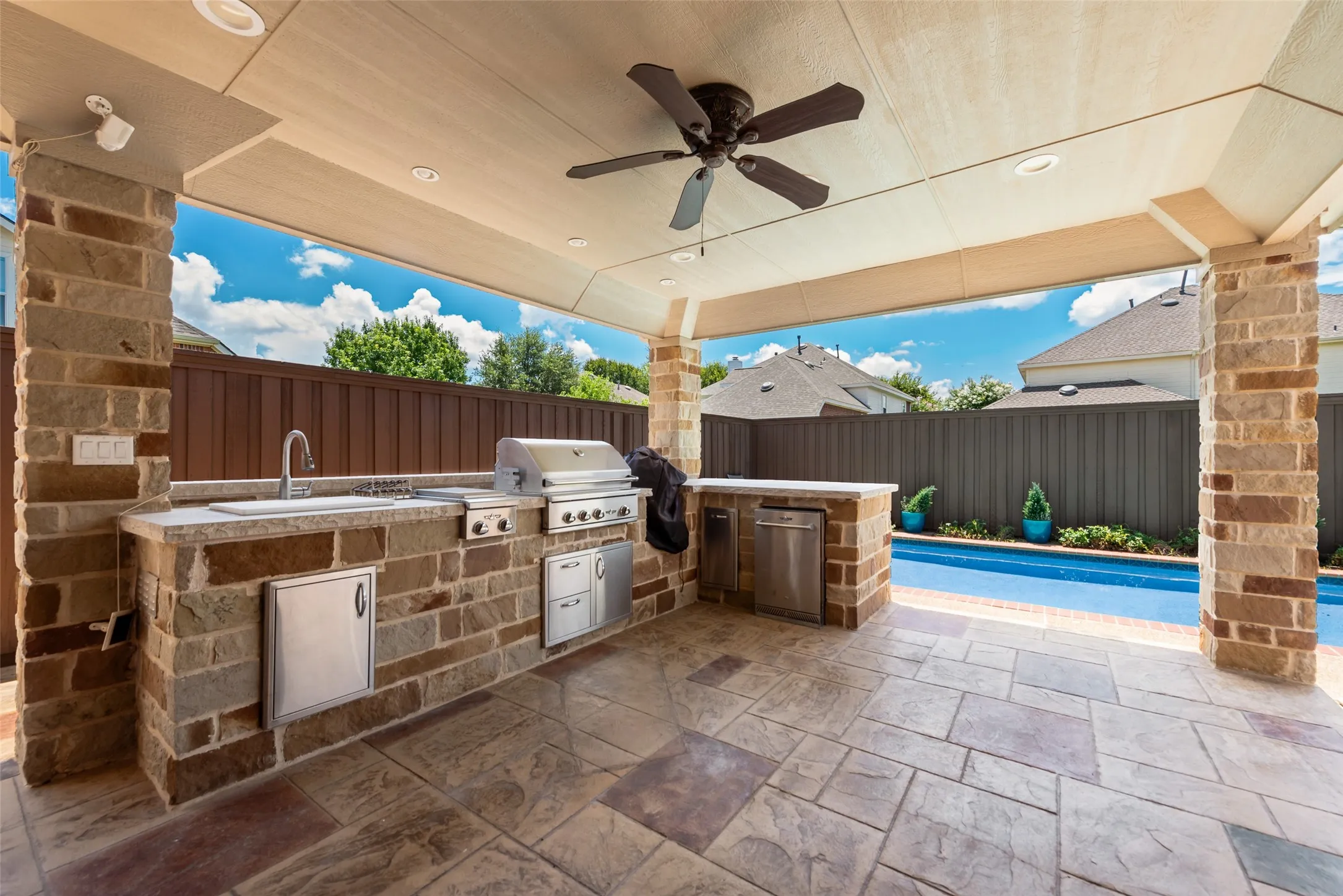 Single Family Residence For Rent in Collin County , 3532 Dripping Springs Drive, Plano, Texas 75025, 5 Bedroom, 4 Bathroom, 2 Garage spaces, 3,582 Sqft, built in 2000, mls#21377234, Real Estate Agent in Plano, Homes For Rent in Collin county, Homes For Rent in Plano, Realtor in Plano Texas, Real Estate Brokerage Independent Realty Texas, Luminita Cordes Realtor