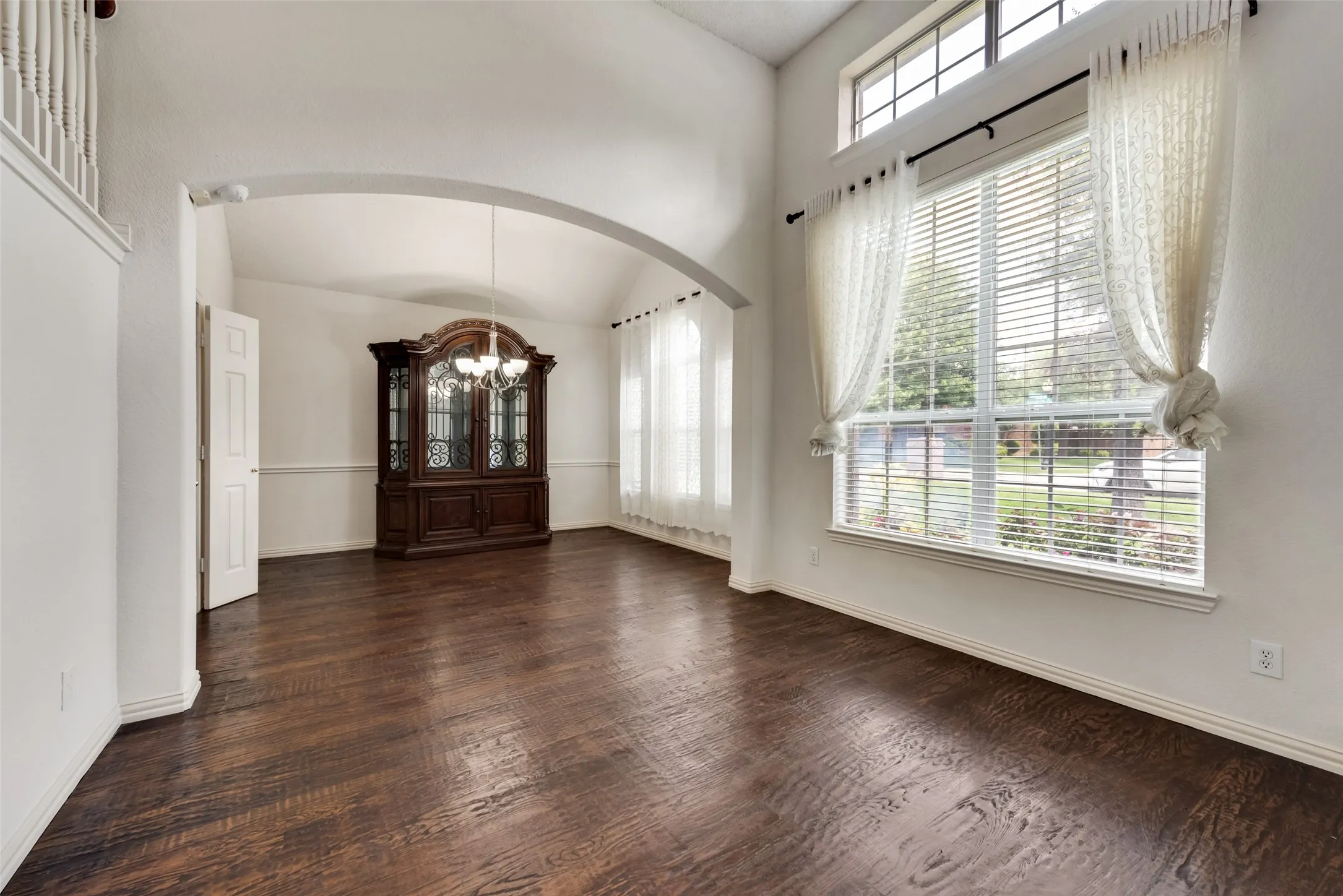 Single Family Residence For Rent in Collin County , 3532 Dripping Springs Drive, Plano, Texas 75025, 5 Bedroom, 4 Bathroom, 2 Garage spaces, 3,582 Sqft, built in 2000, mls#21377234, Real Estate Agent in Plano, Homes For Rent in Collin county, Homes For Rent in Plano, Realtor in Plano Texas, Real Estate Brokerage Independent Realty Texas, Luminita Cordes Realtor