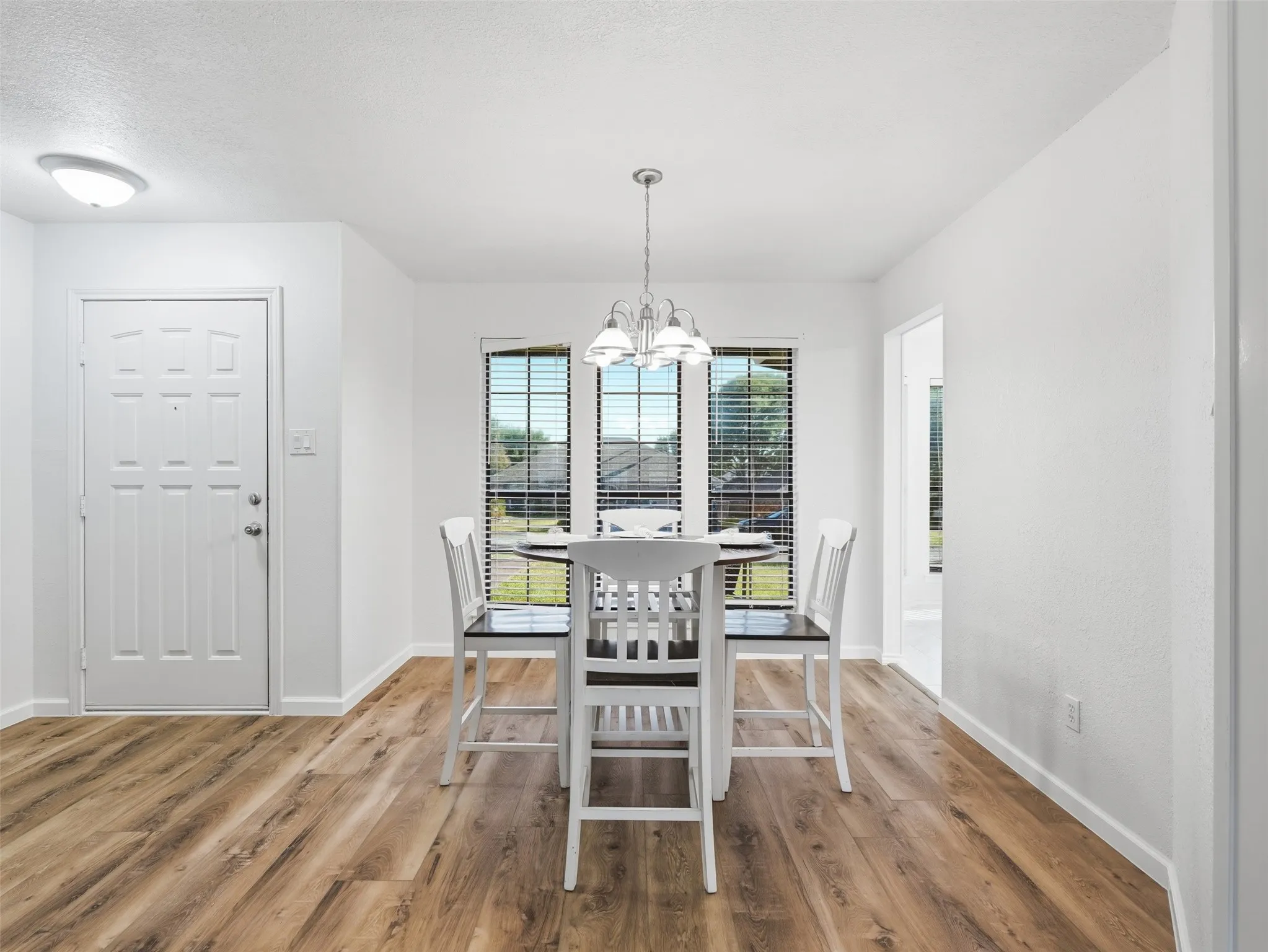 Single Family Residence For Sale in Tarrant County , 7525 Sean Drive, North Richland Hills, Texas 76182, 3 Bedroom, 2 Bathroom, 2 Garage spaces, 1,635 Sqft, built in 1985, mls#21371096, Real Estate Agent in North Richland Hills, Homes For Sale in Tarrant county, Homes For Sale in North Richland Hills, Realtor in North Richland Hills Texas, Real Estate Brokerage Independent Realty Texas, Luminita Cordes Realtor