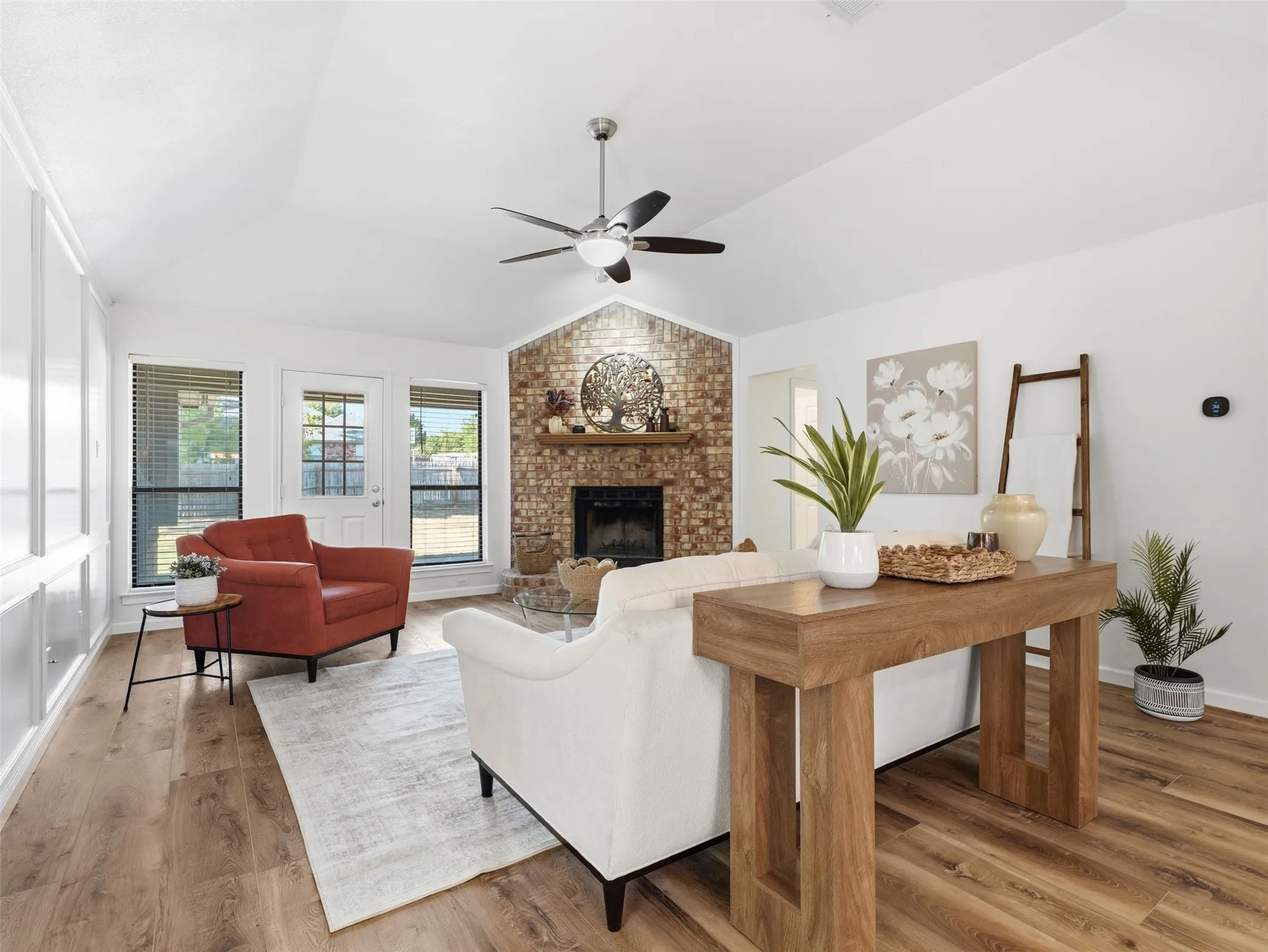 Single Family Residence For Sale in Tarrant County , 7525 Sean Drive, North Richland Hills, Texas 76182, 3 Bedroom, 2 Bathroom, 2 Garage spaces, 1,635 Sqft, built in 1985, mls#21371096, Real Estate Agent in North Richland Hills, Homes For Sale in Tarrant county, Homes For Sale in North Richland Hills, Realtor in North Richland Hills Texas, Real Estate Brokerage Independent Realty Texas, Luminita Cordes Realtor