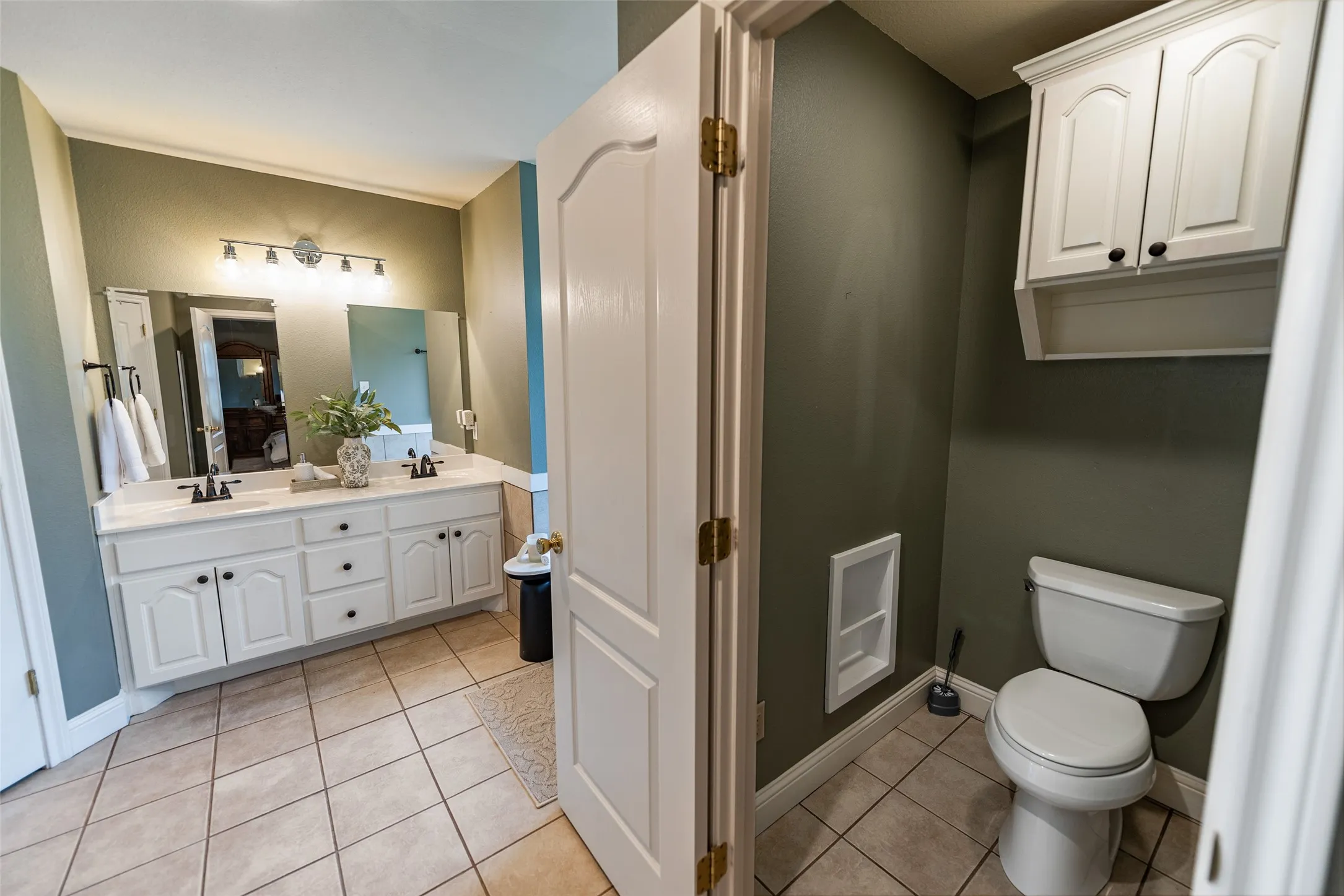Single Family Residence For Sale in Franklin (TX) County , 26 Oakwood Lane, Mount Vernon, Texas 75457, 3 Bedroom, 2 Bathroom, 2 Garage spaces, 1,954 Sqft, built in 2007, mls#21376977, Real Estate Agent in Mount Vernon, Homes For Sale in Franklin (TX) county, Homes For Sale in Mount Vernon, Realtor in Mount Vernon Texas, Real Estate Brokerage Independent Realty Texas, Luminita Cordes Realtor