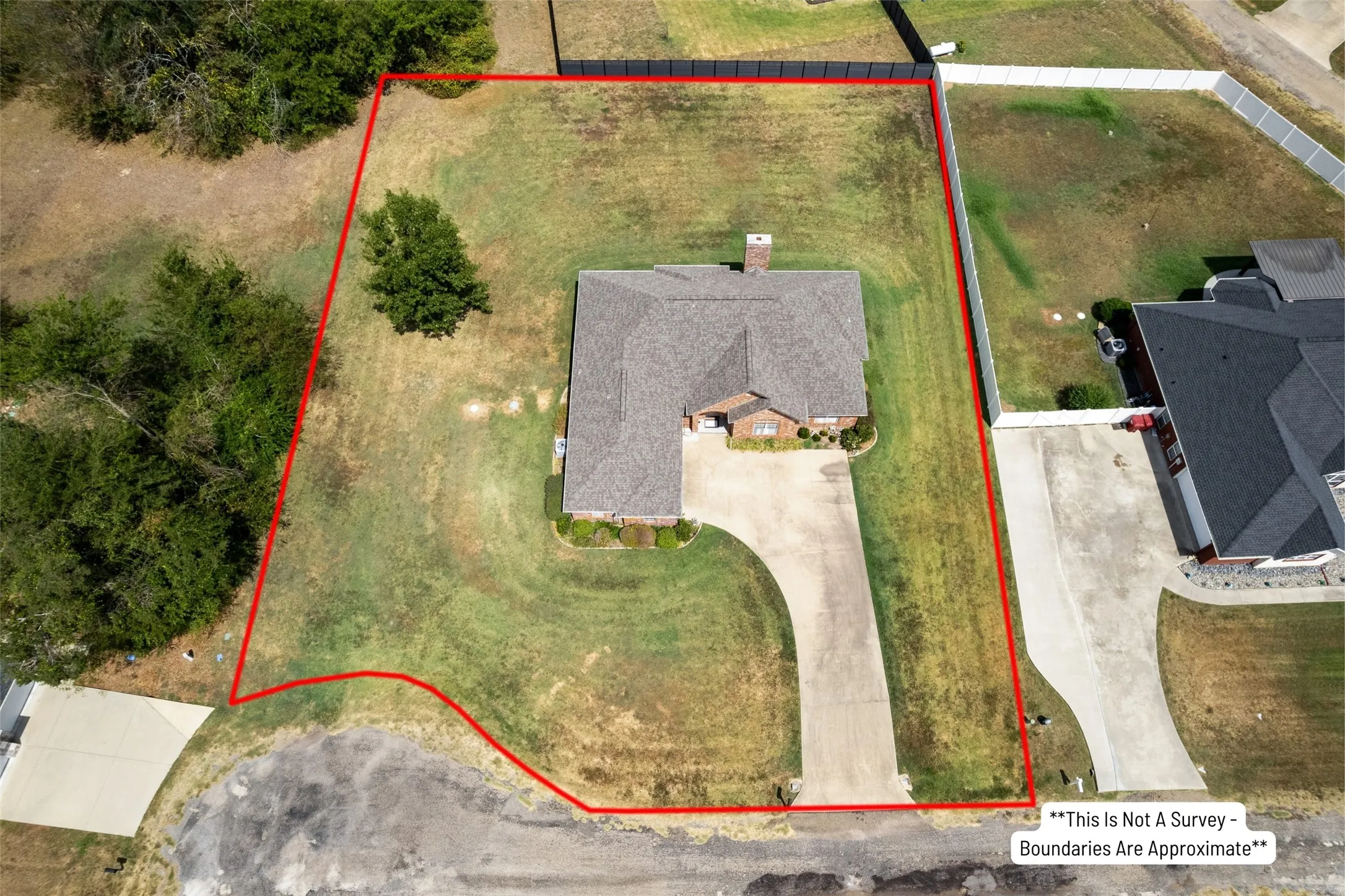 Single Family Residence For Sale in Franklin (TX) County , 26 Oakwood Lane, Mount Vernon, Texas 75457, 3 Bedroom, 2 Bathroom, 2 Garage spaces, 1,954 Sqft, built in 2007, mls#21376977, Real Estate Agent in Mount Vernon, Homes For Sale in Franklin (TX) county, Homes For Sale in Mount Vernon, Realtor in Mount Vernon Texas, Real Estate Brokerage Independent Realty Texas, Luminita Cordes Realtor