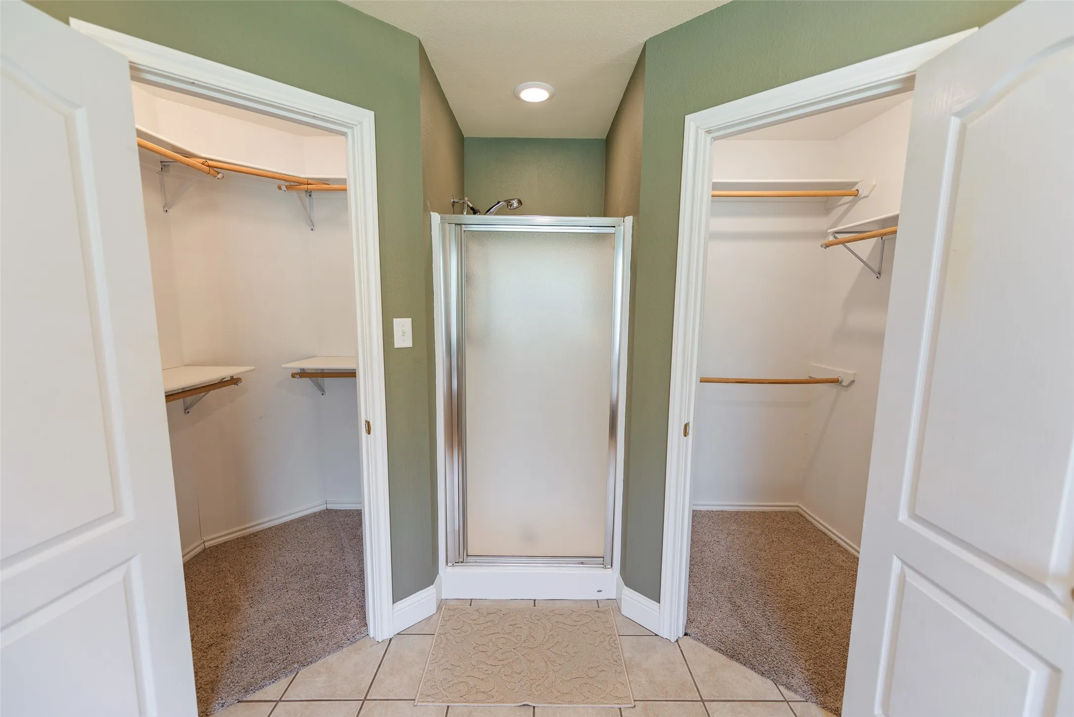 Single Family Residence For Sale in Franklin (TX) County , 26 Oakwood Lane, Mount Vernon, Texas 75457, 3 Bedroom, 2 Bathroom, 2 Garage spaces, 1,954 Sqft, built in 2007, mls#21376977, Real Estate Agent in Mount Vernon, Homes For Sale in Franklin (TX) county, Homes For Sale in Mount Vernon, Realtor in Mount Vernon Texas, Real Estate Brokerage Independent Realty Texas, Luminita Cordes Realtor