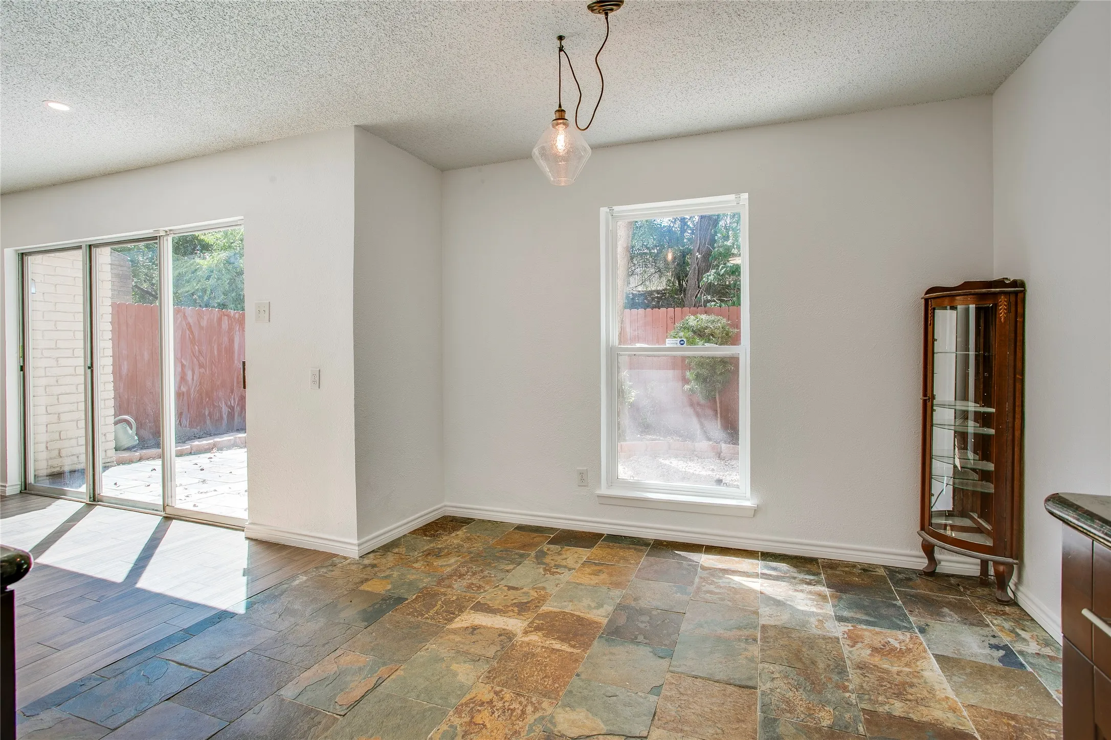 Condominium For Sale in Dallas County , 7444 E Northwest Highway 119, Dallas, Texas 75231, 3 Bedroom, 3 Bathroom, Garage spaces, 1,525 Sqft, built in 1973, mls#21377217, Real Estate Agent in Dallas, Homes For Sale in Dallas county, Homes For Sale in Dallas, Realtor in Dallas Texas, Real Estate Brokerage Independent Realty Texas, Luminita Cordes Realtor