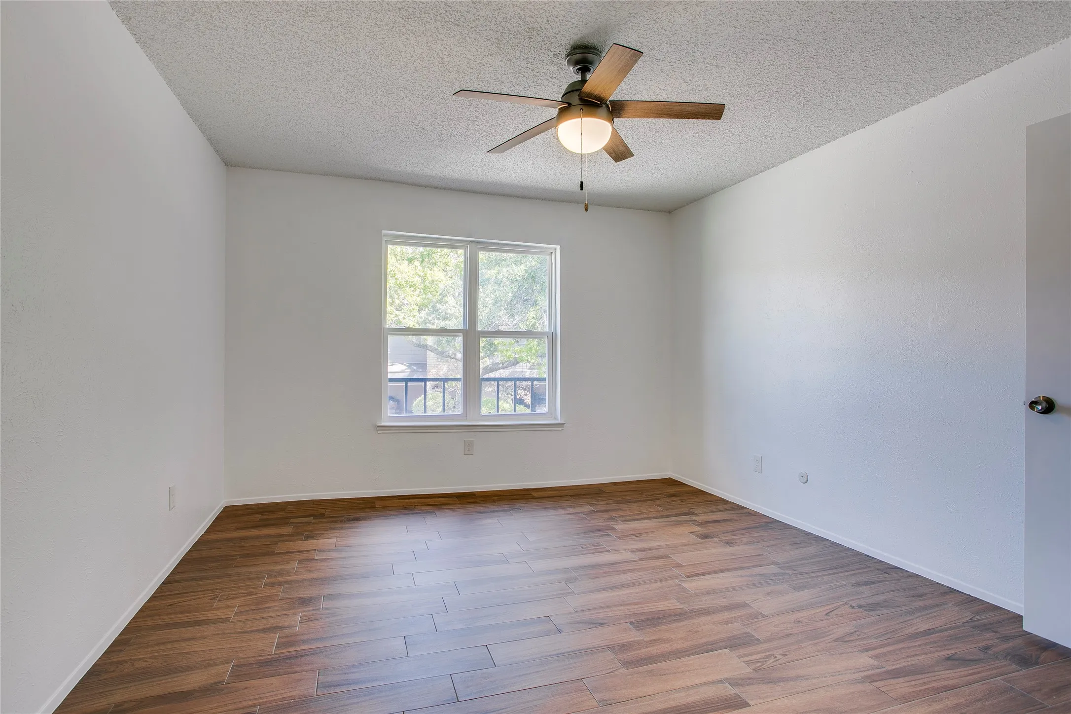 Condominium For Sale in Dallas County , 7444 E Northwest Highway 119, Dallas, Texas 75231, 3 Bedroom, 3 Bathroom, Garage spaces, 1,525 Sqft, built in 1973, mls#21377217, Real Estate Agent in Dallas, Homes For Sale in Dallas county, Homes For Sale in Dallas, Realtor in Dallas Texas, Real Estate Brokerage Independent Realty Texas, Luminita Cordes Realtor