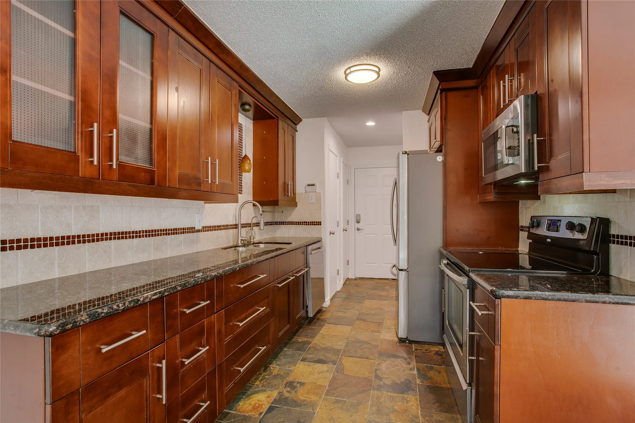 Condominium For Sale in Dallas County , 7444 E Northwest Highway 119, Dallas, Texas 75231, 3 Bedroom, 3 Bathroom, Garage spaces, 1,525 Sqft, built in 1973, mls#21377217, Real Estate Agent in Dallas, Homes For Sale in Dallas county, Homes For Sale in Dallas, Realtor in Dallas Texas, Real Estate Brokerage Independent Realty Texas, Luminita Cordes Realtor