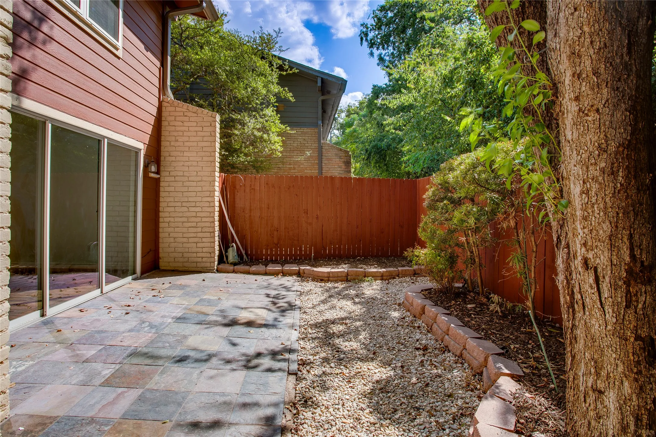 Condominium For Sale in Dallas County , 7444 E Northwest Highway 119, Dallas, Texas 75231, 3 Bedroom, 3 Bathroom, Garage spaces, 1,525 Sqft, built in 1973, mls#21377217, Real Estate Agent in Dallas, Homes For Sale in Dallas county, Homes For Sale in Dallas, Realtor in Dallas Texas, Real Estate Brokerage Independent Realty Texas, Luminita Cordes Realtor