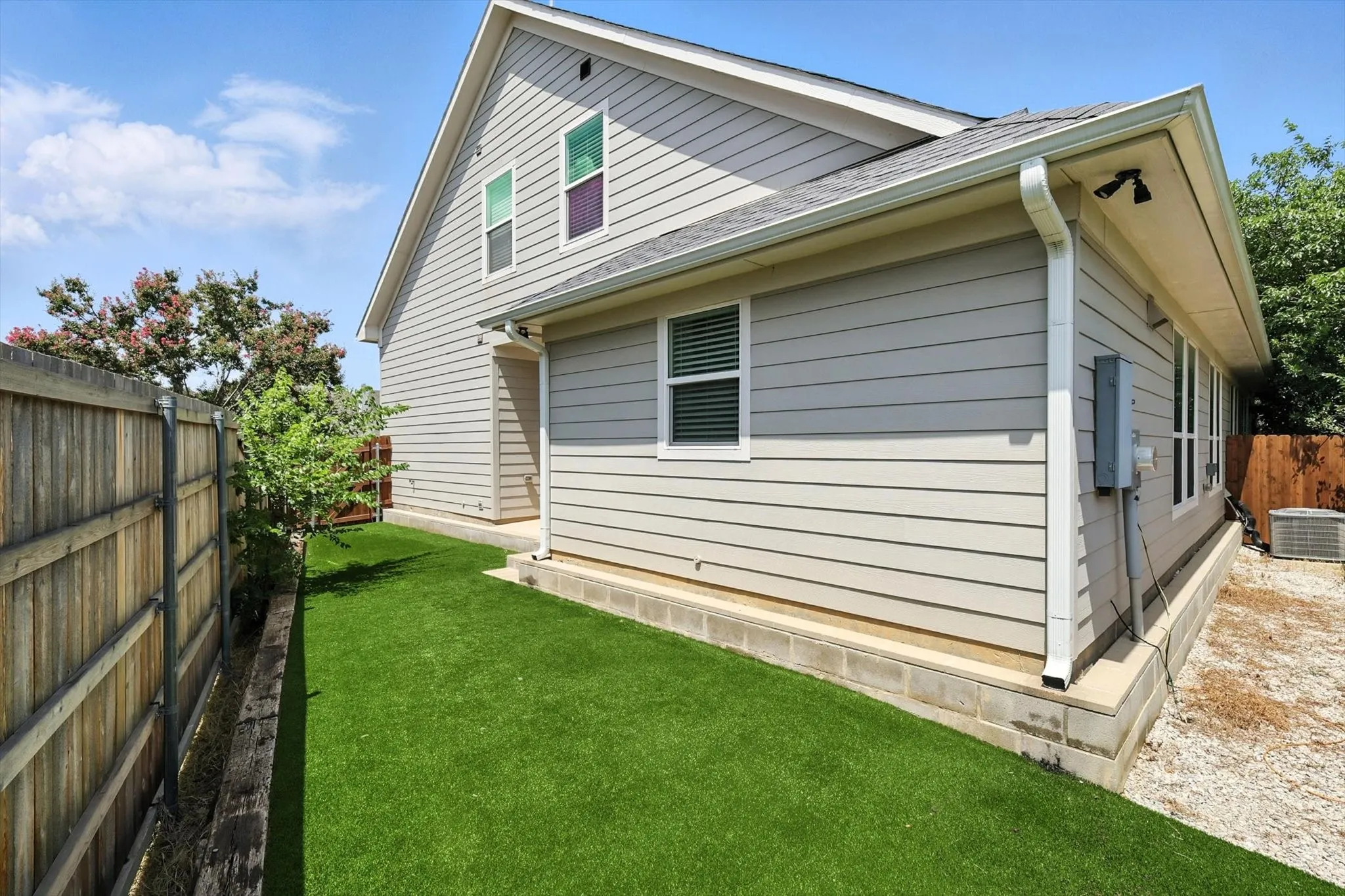 Duplex For Rent in Tarrant County , 212 Wayside Court, Bedford, Texas 76021, 3 Bedroom, 3 Bathroom, 2 Garage spaces, 1,491 Sqft, built in 2022, mls#21377003, Real Estate Agent in Bedford, Homes For Rent in Tarrant county, Homes For Rent in Bedford, Realtor in Bedford Texas, Real Estate Brokerage Independent Realty Texas, Luminita Cordes Realtor