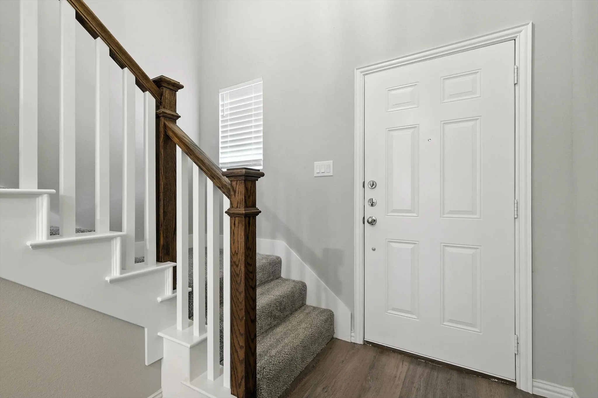 Duplex For Rent in Tarrant County , 212 Wayside Court, Bedford, Texas 76021, 3 Bedroom, 3 Bathroom, 2 Garage spaces, 1,491 Sqft, built in 2022, mls#21377003, Real Estate Agent in Bedford, Homes For Rent in Tarrant county, Homes For Rent in Bedford, Realtor in Bedford Texas, Real Estate Brokerage Independent Realty Texas, Luminita Cordes Realtor