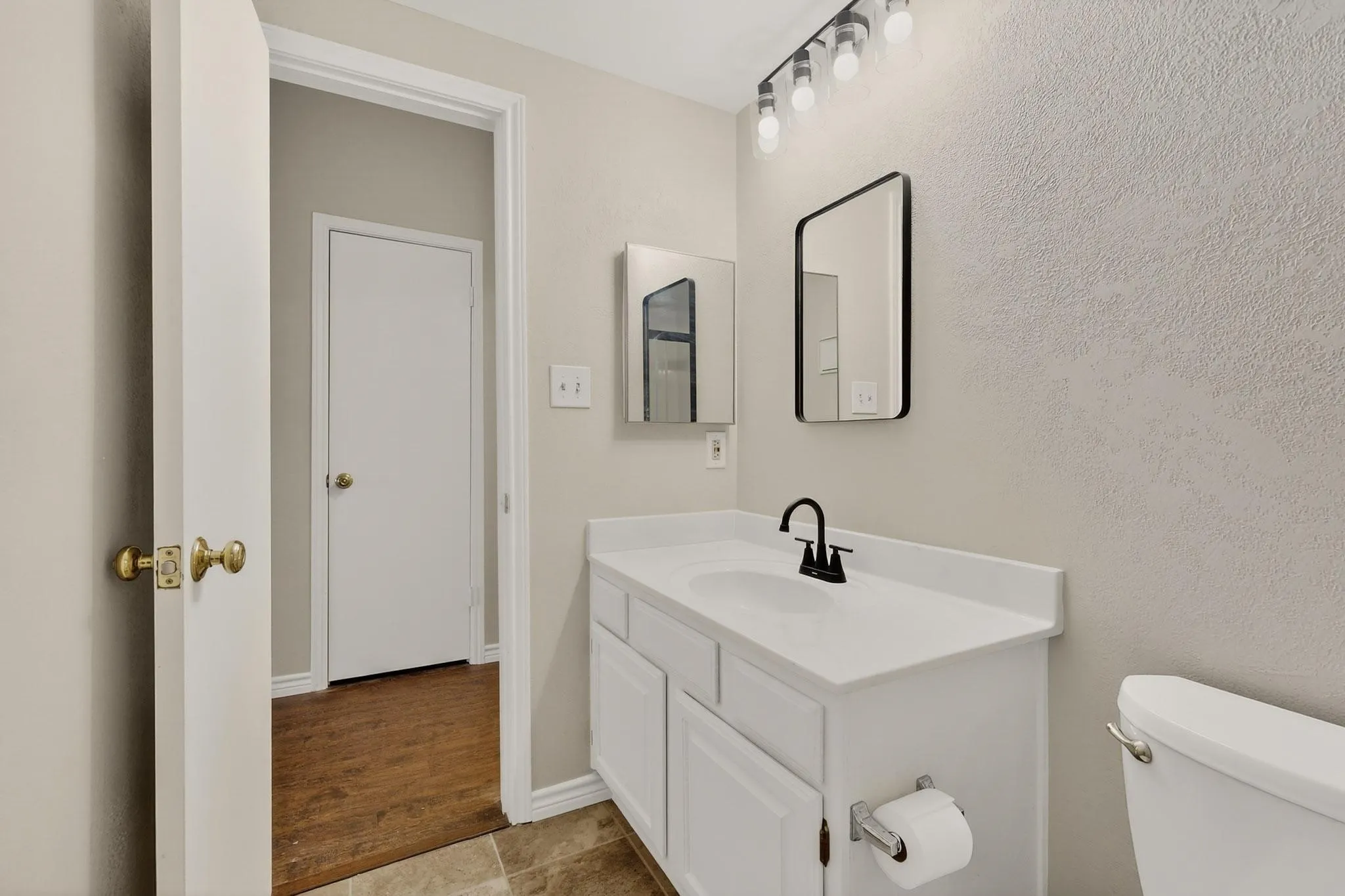 Condominium For Sale in Dallas County , 7151 Gaston Avenue 409, Dallas, Texas 75214, 1 Bedroom, 1 Bathroom, Garage spaces, 667 Sqft, built in 1984, mls#21377178, Real Estate Agent in Dallas, Homes For Sale in Dallas county, Homes For Sale in Dallas, Realtor in Dallas Texas, Real Estate Brokerage Independent Realty Texas, Luminita Cordes Realtor