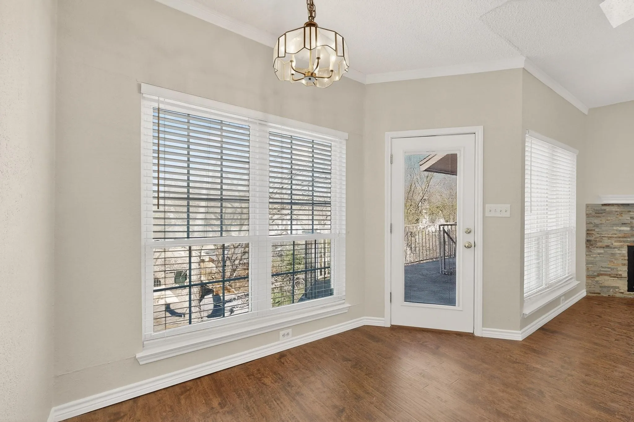 Condominium For Sale in Dallas County , 7151 Gaston Avenue 409, Dallas, Texas 75214, 1 Bedroom, 1 Bathroom, Garage spaces, 667 Sqft, built in 1984, mls#21377178, Real Estate Agent in Dallas, Homes For Sale in Dallas county, Homes For Sale in Dallas, Realtor in Dallas Texas, Real Estate Brokerage Independent Realty Texas, Luminita Cordes Realtor