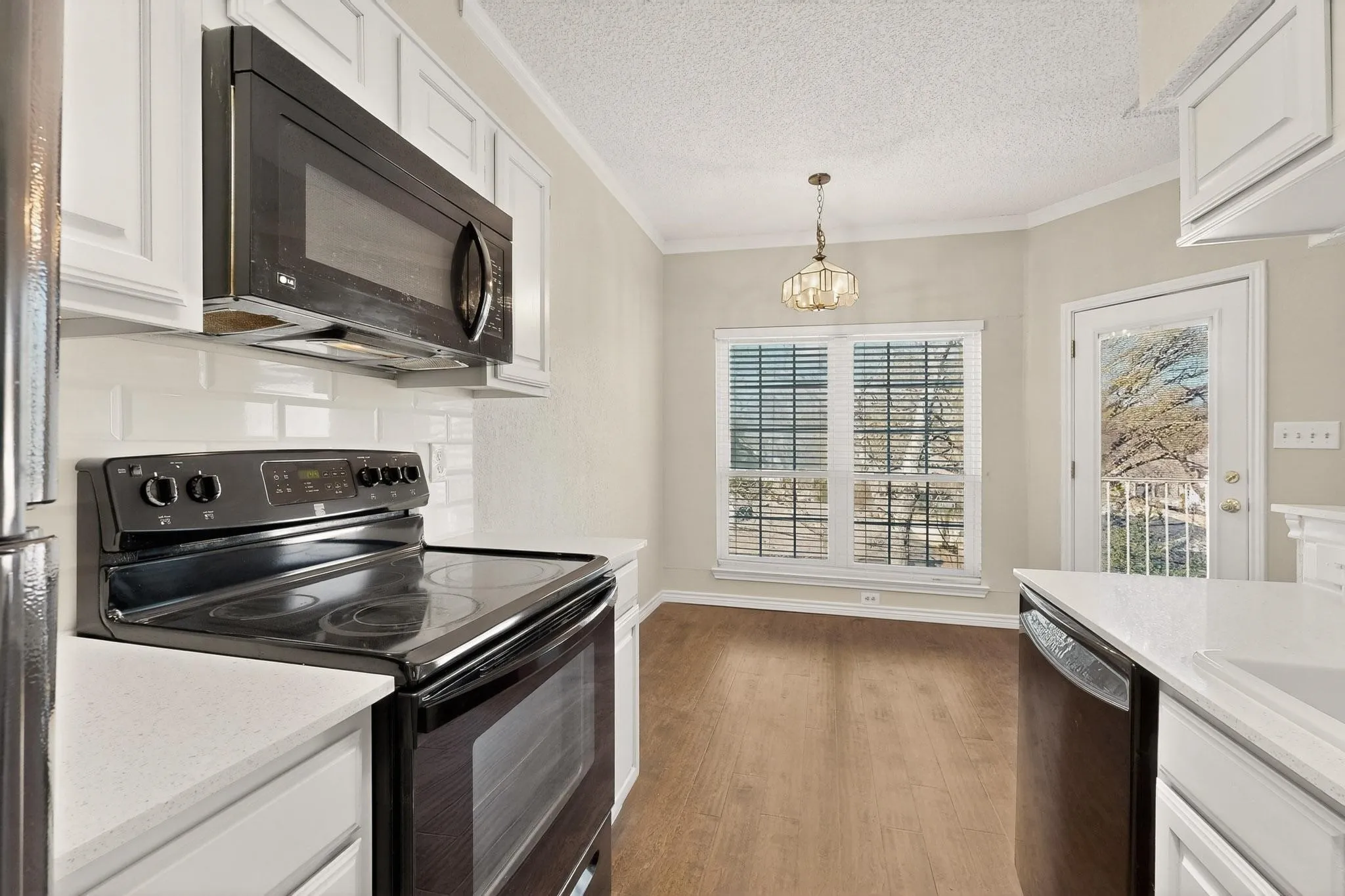 Condominium For Sale in Dallas County , 7151 Gaston Avenue 409, Dallas, Texas 75214, 1 Bedroom, 1 Bathroom, Garage spaces, 667 Sqft, built in 1984, mls#21377178, Real Estate Agent in Dallas, Homes For Sale in Dallas county, Homes For Sale in Dallas, Realtor in Dallas Texas, Real Estate Brokerage Independent Realty Texas, Luminita Cordes Realtor