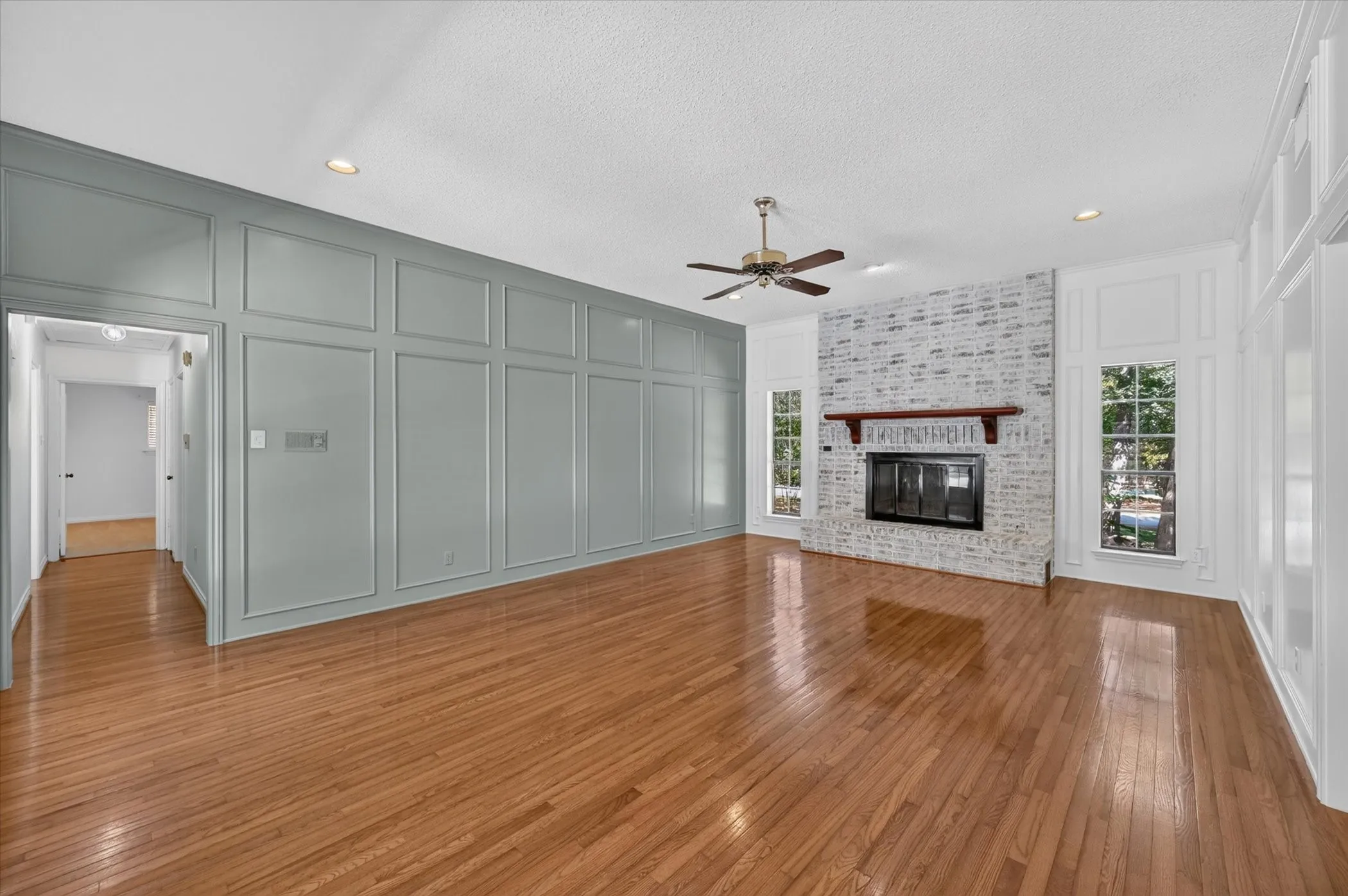 Single Family Residence For Sale in Denton County , 6501 Oakview Drive, Flower Mound, Texas 75022, 4 Bedroom, 3 Bathroom, 2 Garage spaces, 2,459 Sqft, built in 1984, mls#21365638, Real Estate Agent in Flower Mound, Homes For Sale in Denton county, Homes For Sale in Flower Mound, Realtor in Flower Mound Texas, Real Estate Brokerage Independent Realty Texas, Luminita Cordes Realtor