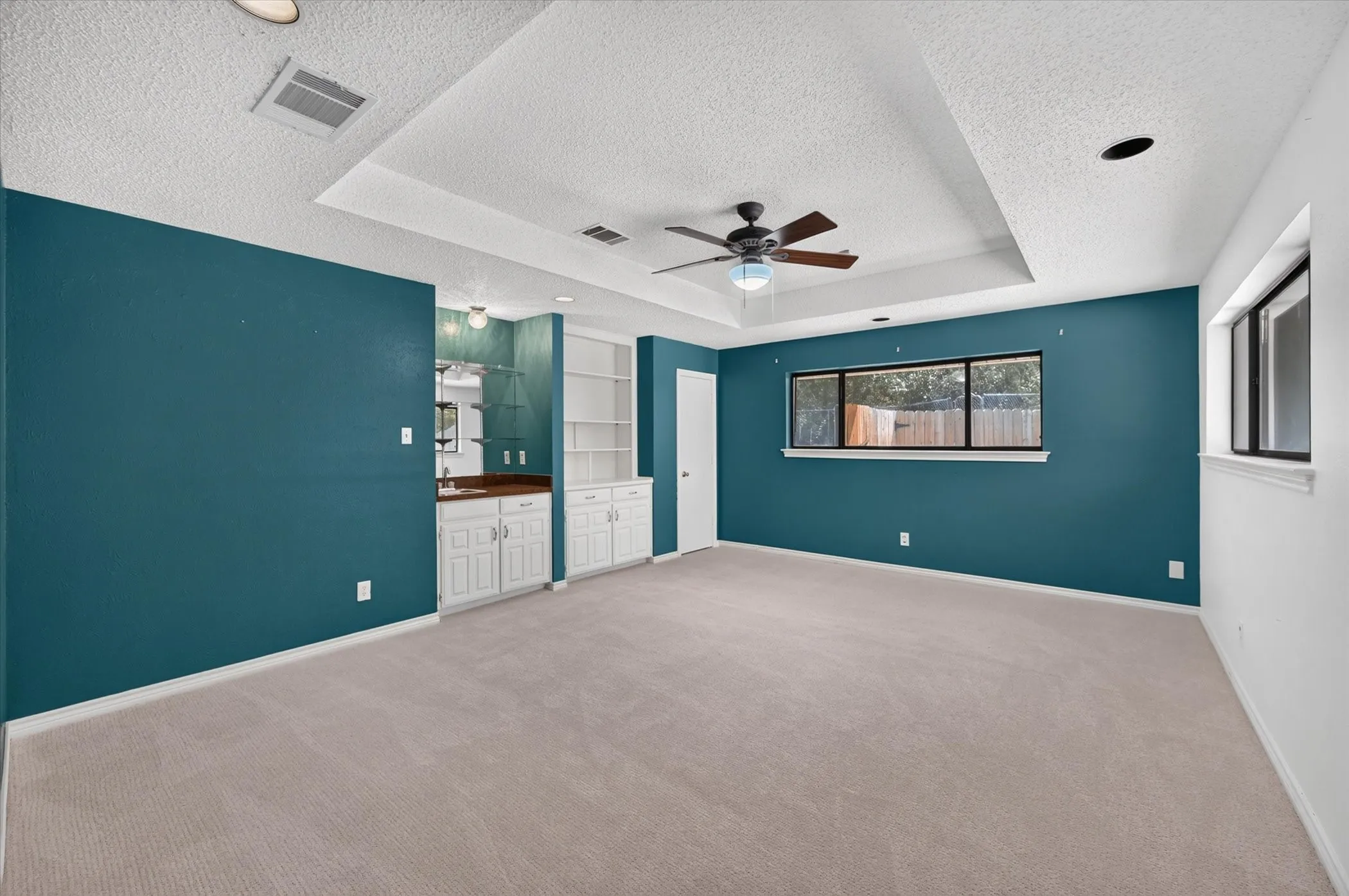 Single Family Residence For Sale in Denton County , 6501 Oakview Drive, Flower Mound, Texas 75022, 4 Bedroom, 3 Bathroom, 2 Garage spaces, 2,459 Sqft, built in 1984, mls#21365638, Real Estate Agent in Flower Mound, Homes For Sale in Denton county, Homes For Sale in Flower Mound, Realtor in Flower Mound Texas, Real Estate Brokerage Independent Realty Texas, Luminita Cordes Realtor