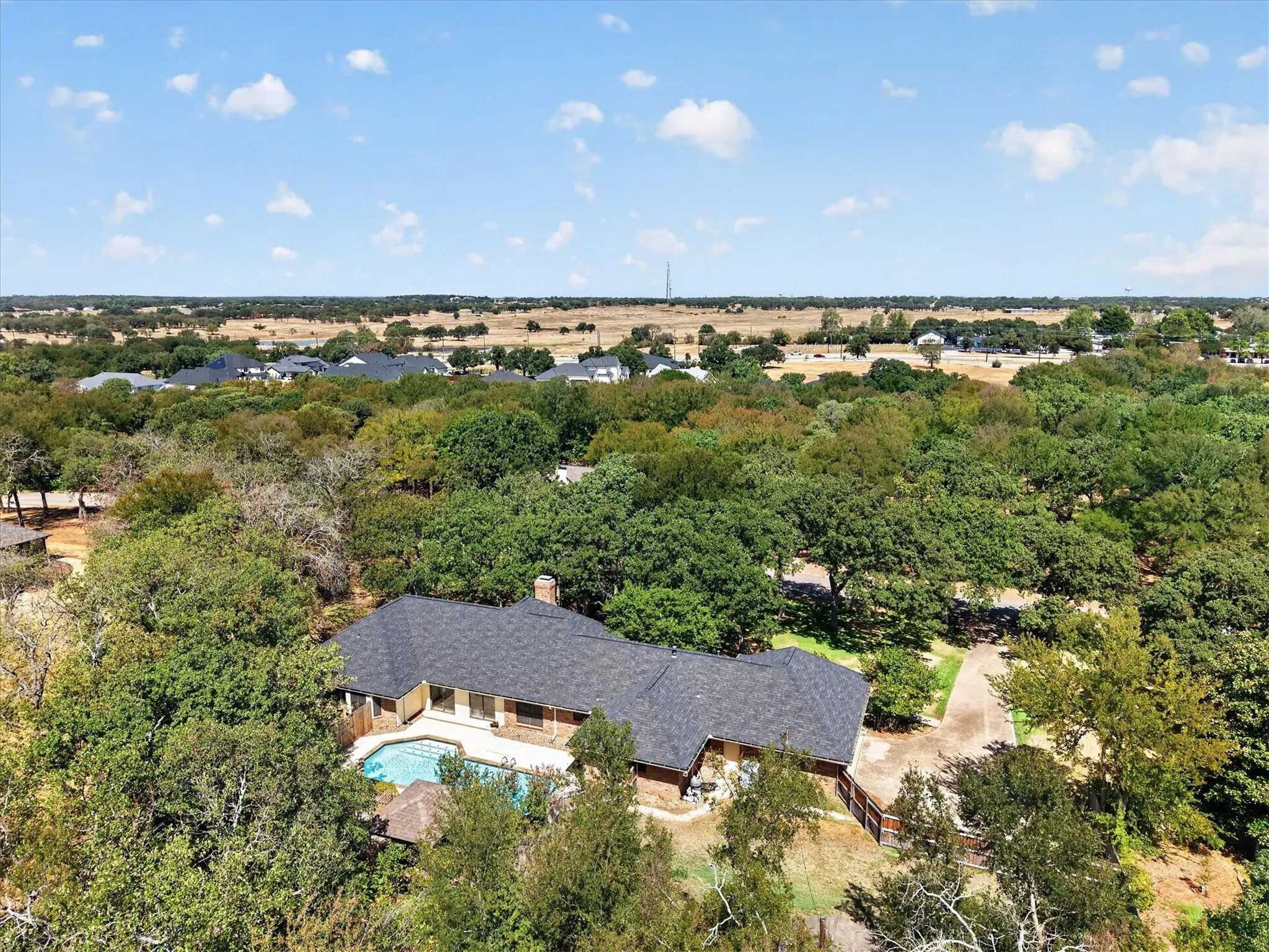 Single Family Residence For Sale in Denton County , 6501 Oakview Drive, Flower Mound, Texas 75022, 4 Bedroom, 3 Bathroom, 2 Garage spaces, 2,459 Sqft, built in 1984, mls#21365638, Real Estate Agent in Flower Mound, Homes For Sale in Denton county, Homes For Sale in Flower Mound, Realtor in Flower Mound Texas, Real Estate Brokerage Independent Realty Texas, Luminita Cordes Realtor