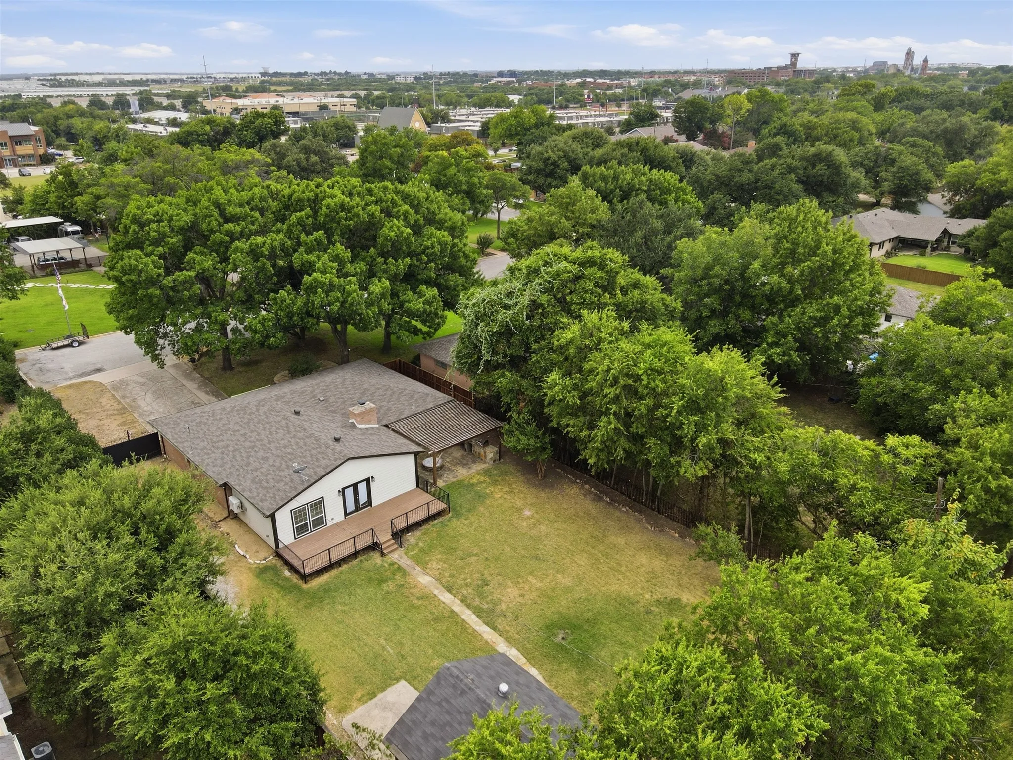 Single Family Residence For Sale in Tarrant County , 917 E Worth Street, Grapevine, Texas 76051, 3 Bedroom, 3 Bathroom, 2 Garage spaces, 1,973 Sqft, built in 1977, mls#21375263, Real Estate Agent in Grapevine, Homes For Sale in Tarrant county, Homes For Sale in Grapevine, Realtor in Grapevine Texas, Real Estate Brokerage Independent Realty Texas, Luminita Cordes Realtor