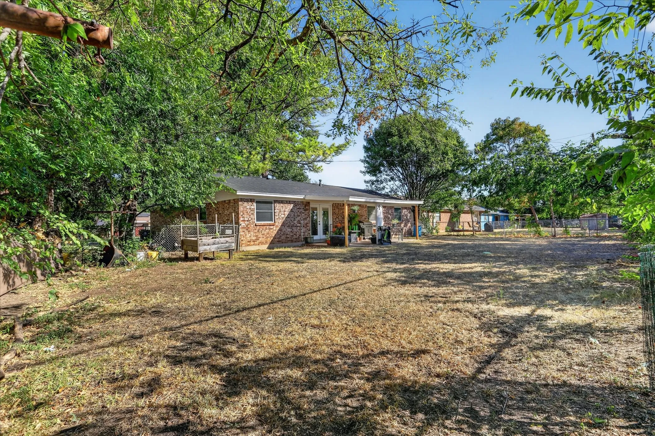 Single Family Residence For Sale in Johnson County , 441 Nathan Street, Burleson, Texas 76028, 3 Bedroom, 2 Bathroom, 2 Garage spaces, 1,128 Sqft, built in 1970, mls#21366823, Real Estate Agent in Burleson, Homes For Sale in Johnson county, Homes For Sale in Burleson, Realtor in Burleson Texas, Real Estate Brokerage Independent Realty Texas, Luminita Cordes Realtor