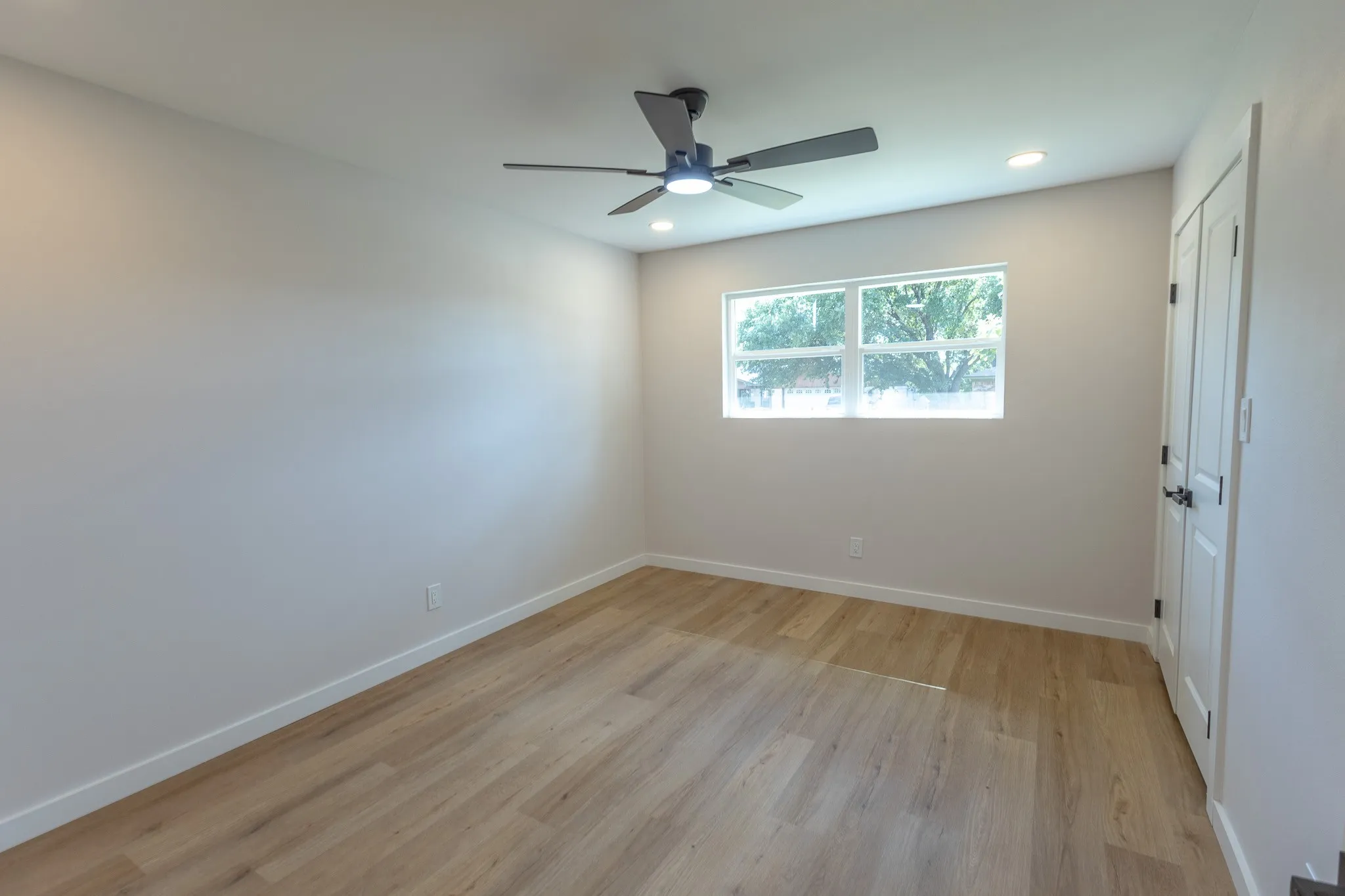 Single Family Residence For Sale in Mc Lennan County , 1121 Victoria Street, Bellmead, Texas 76705, 3 Bedroom, 2 Bathroom, 2 Garage spaces, 1,843 Sqft, built in 1964, mls#21377194, Real Estate Agent in Bellmead, Homes For Sale in Mc Lennan county, Homes For Sale in Bellmead, Realtor in Bellmead Texas, Real Estate Brokerage Independent Realty Texas, Luminita Cordes Realtor