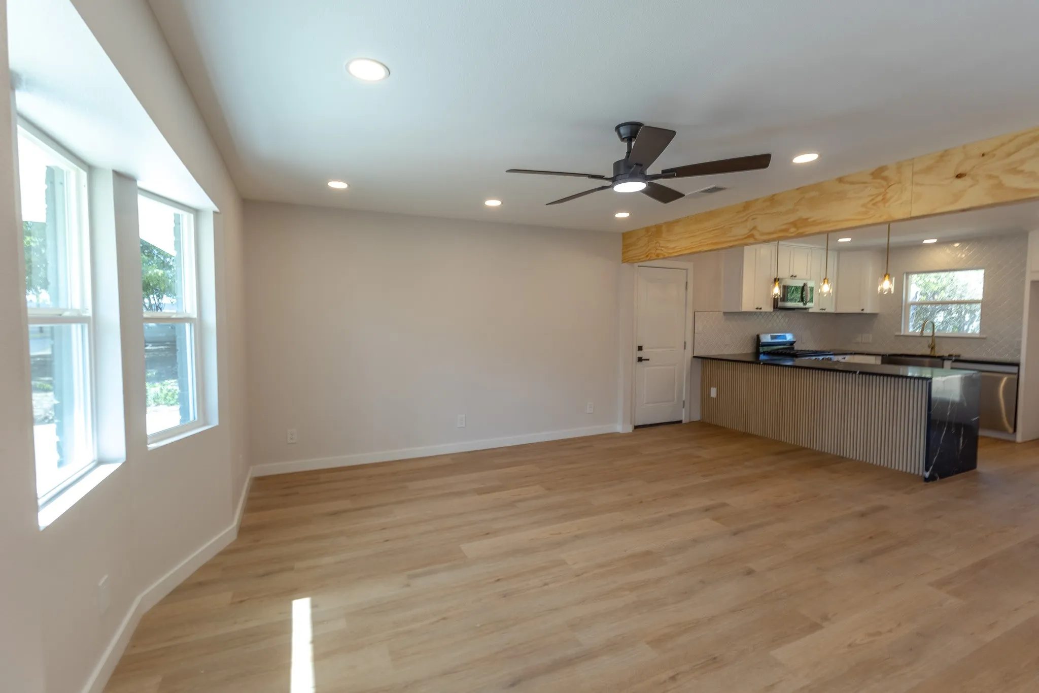 Single Family Residence For Sale in Mc Lennan County , 1121 Victoria Street, Bellmead, Texas 76705, 3 Bedroom, 2 Bathroom, 2 Garage spaces, 1,843 Sqft, built in 1964, mls#21377194, Real Estate Agent in Bellmead, Homes For Sale in Mc Lennan county, Homes For Sale in Bellmead, Realtor in Bellmead Texas, Real Estate Brokerage Independent Realty Texas, Luminita Cordes Realtor