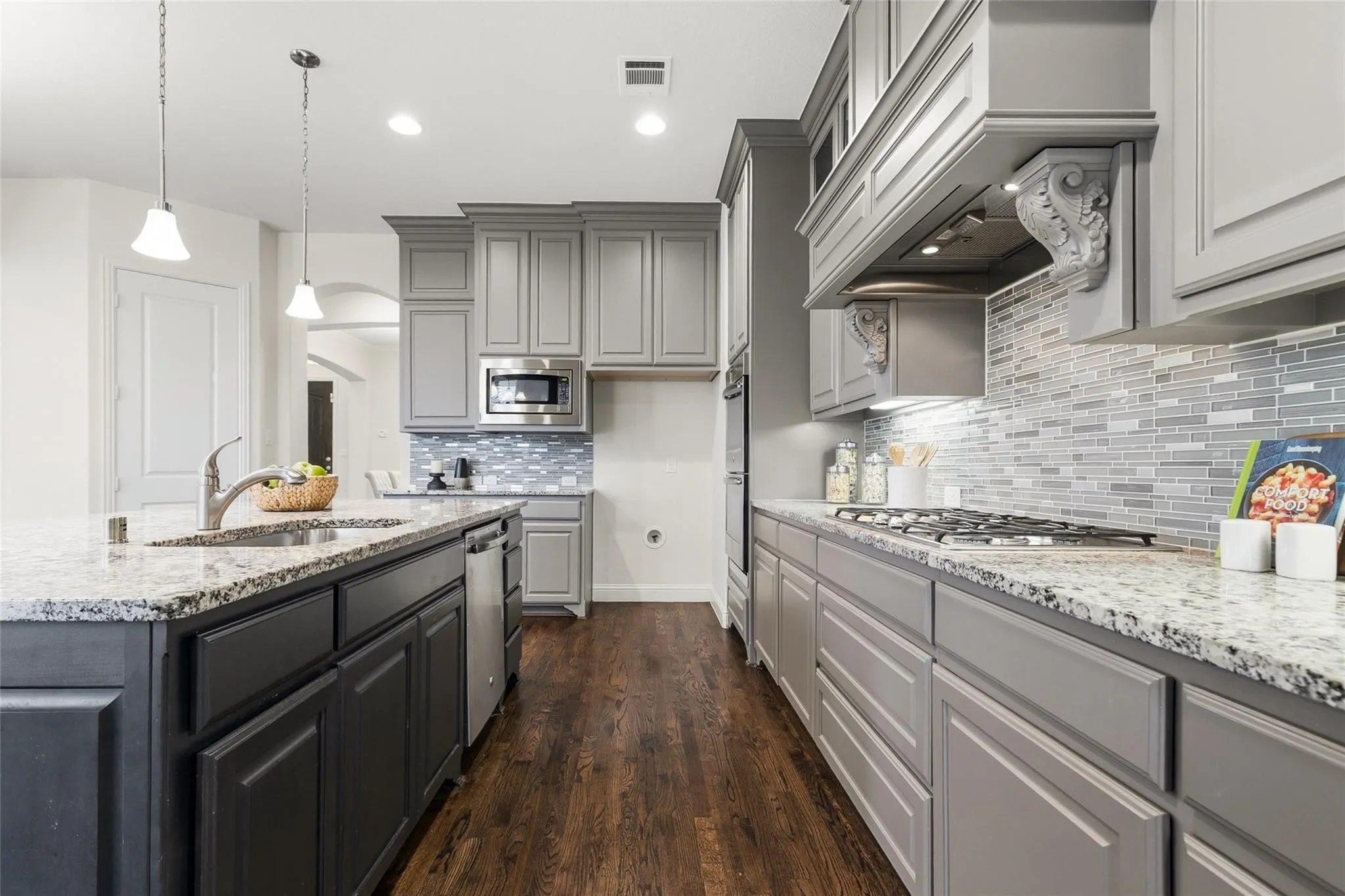 Single Family Residence For Rent in Collin County , 14841 Germantown Lane, Frisco, Texas 75035, 4 Bedroom, 5 Bathroom, 2 Garage spaces, 3,417 Sqft, built in 2016, mls#21377164, Real Estate Agent in Frisco, Homes For Rent in Collin county, Homes For Rent in Frisco, Realtor in Frisco Texas, Real Estate Brokerage Independent Realty Texas, Luminita Cordes Realtor