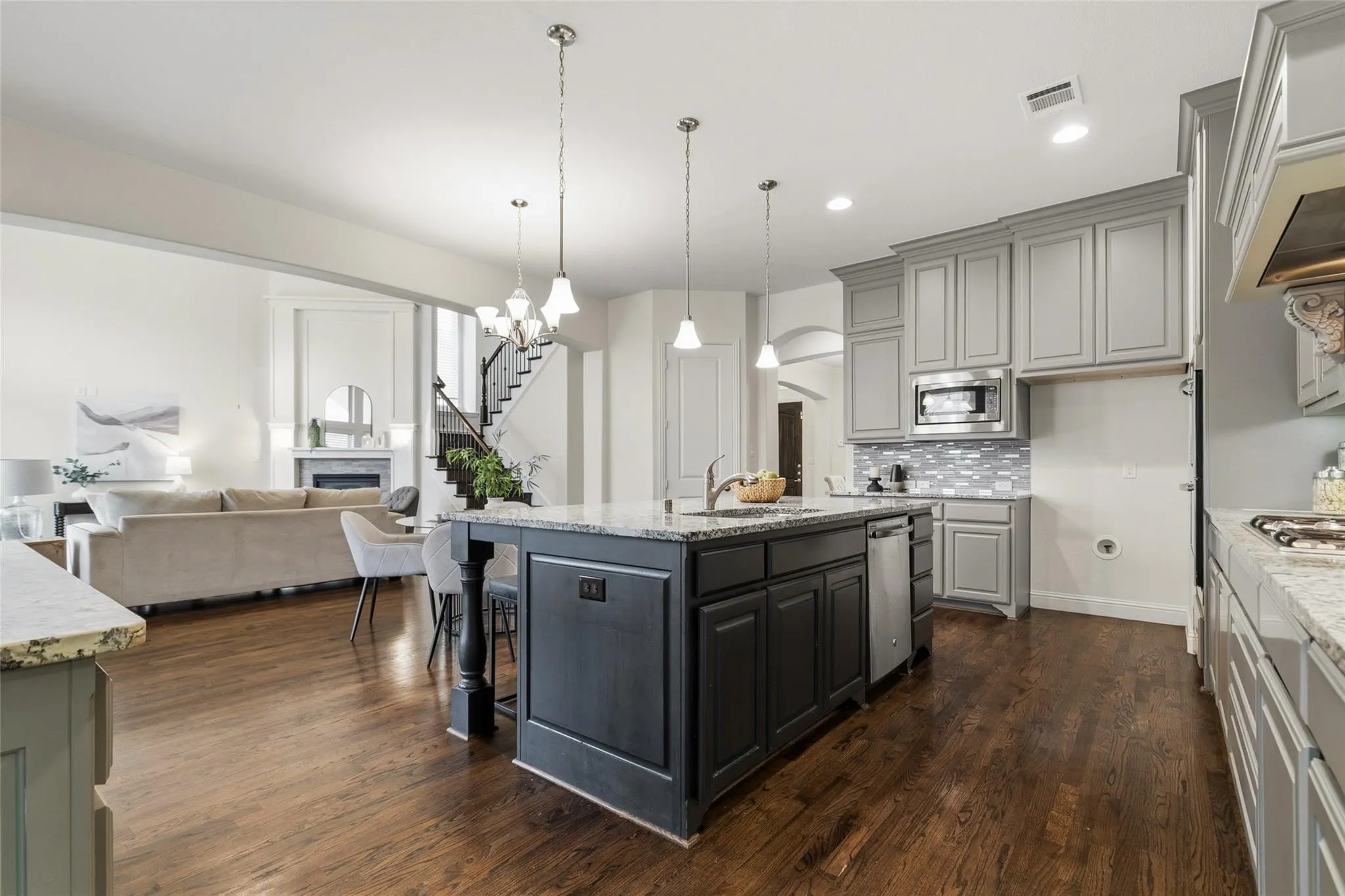 Single Family Residence For Rent in Collin County , 14841 Germantown Lane, Frisco, Texas 75035, 4 Bedroom, 5 Bathroom, 2 Garage spaces, 3,417 Sqft, built in 2016, mls#21377164, Real Estate Agent in Frisco, Homes For Rent in Collin county, Homes For Rent in Frisco, Realtor in Frisco Texas, Real Estate Brokerage Independent Realty Texas, Luminita Cordes Realtor