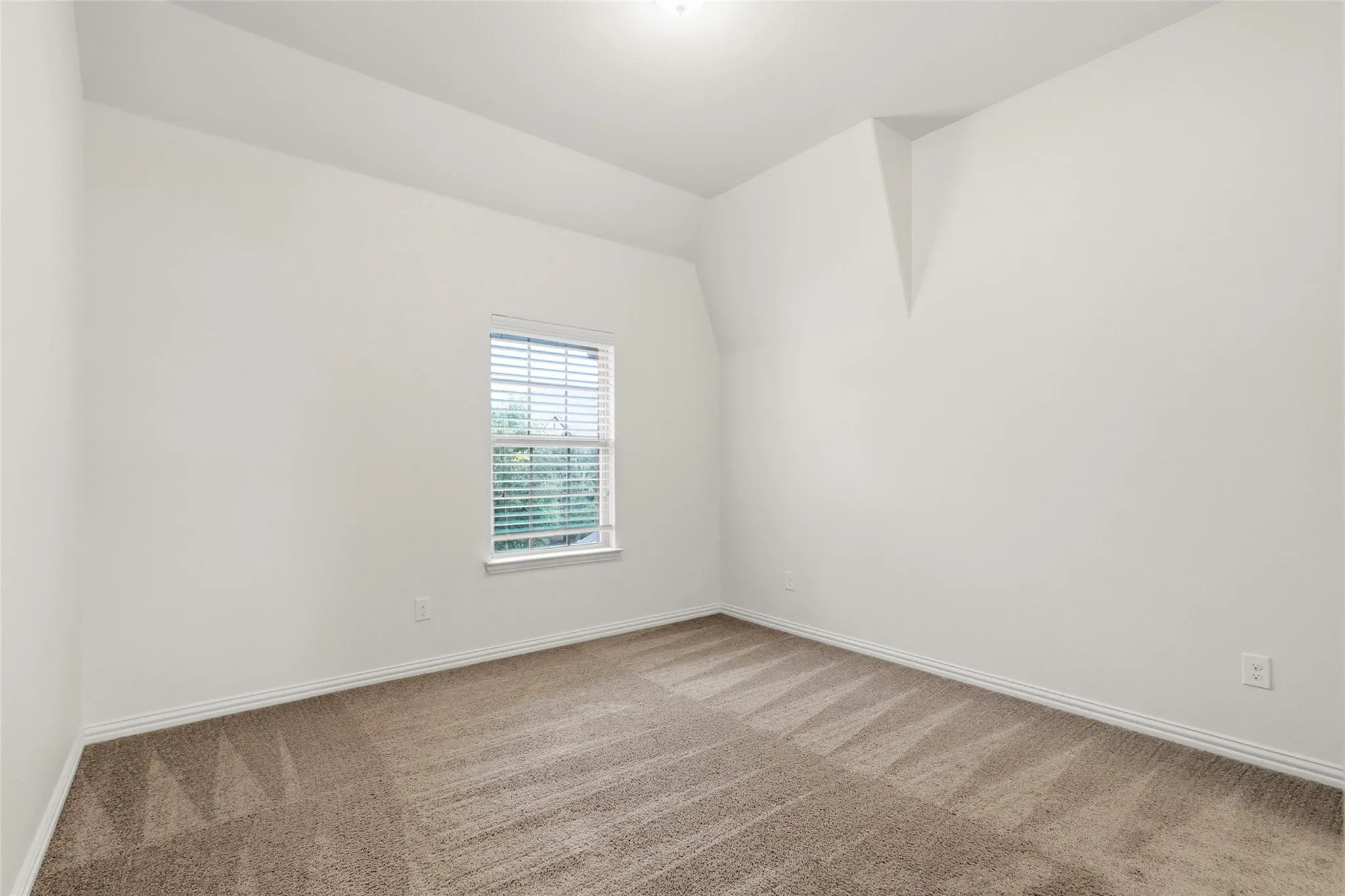 Single Family Residence For Rent in Collin County , 14841 Germantown Lane, Frisco, Texas 75035, 4 Bedroom, 5 Bathroom, 2 Garage spaces, 3,417 Sqft, built in 2016, mls#21377164, Real Estate Agent in Frisco, Homes For Rent in Collin county, Homes For Rent in Frisco, Realtor in Frisco Texas, Real Estate Brokerage Independent Realty Texas, Luminita Cordes Realtor