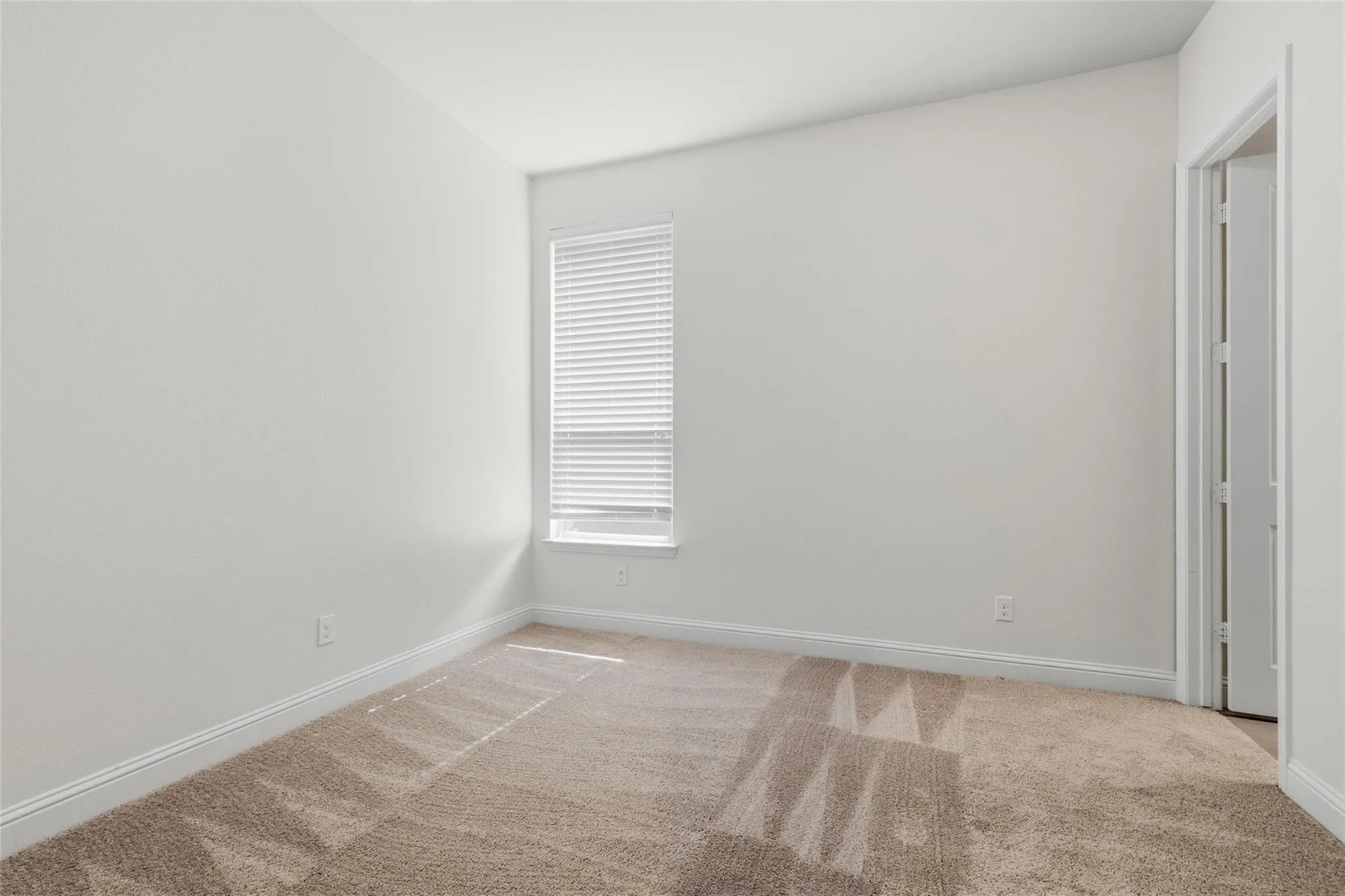 Single Family Residence For Rent in Collin County , 14841 Germantown Lane, Frisco, Texas 75035, 4 Bedroom, 5 Bathroom, 2 Garage spaces, 3,417 Sqft, built in 2016, mls#21377164, Real Estate Agent in Frisco, Homes For Rent in Collin county, Homes For Rent in Frisco, Realtor in Frisco Texas, Real Estate Brokerage Independent Realty Texas, Luminita Cordes Realtor
