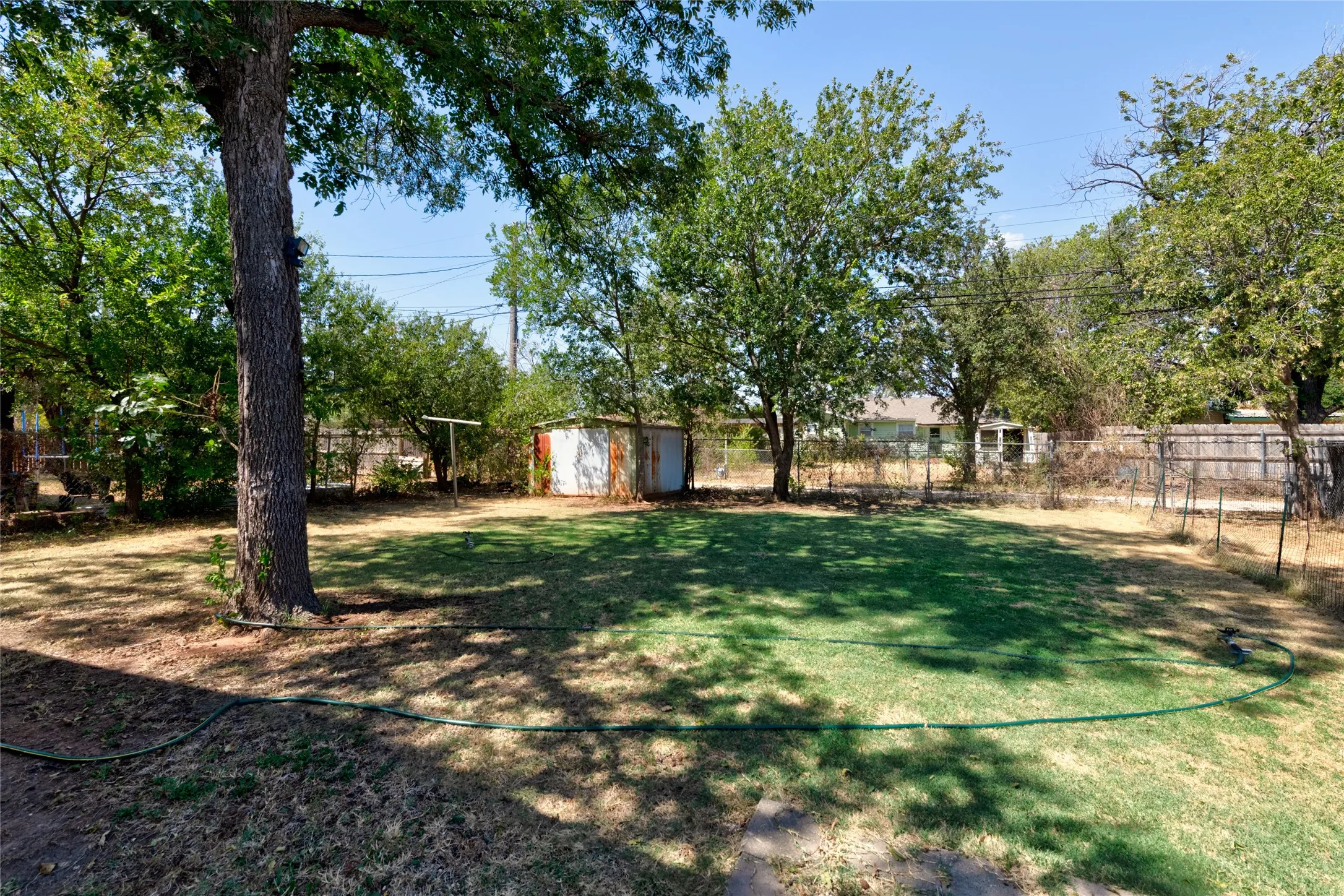 Single Family Residence For Sale in Taylor County , 1134 S Pioneer Drive, Abilene, Texas 79605, 2 Bedroom, 1 Bathroom, Garage spaces, 1,077 Sqft, built in 1954, mls#21373819, Real Estate Agent in Abilene, Homes For Sale in Taylor county, Homes For Sale in Abilene, Realtor in Abilene Texas, Real Estate Brokerage Independent Realty Texas, Luminita Cordes Realtor