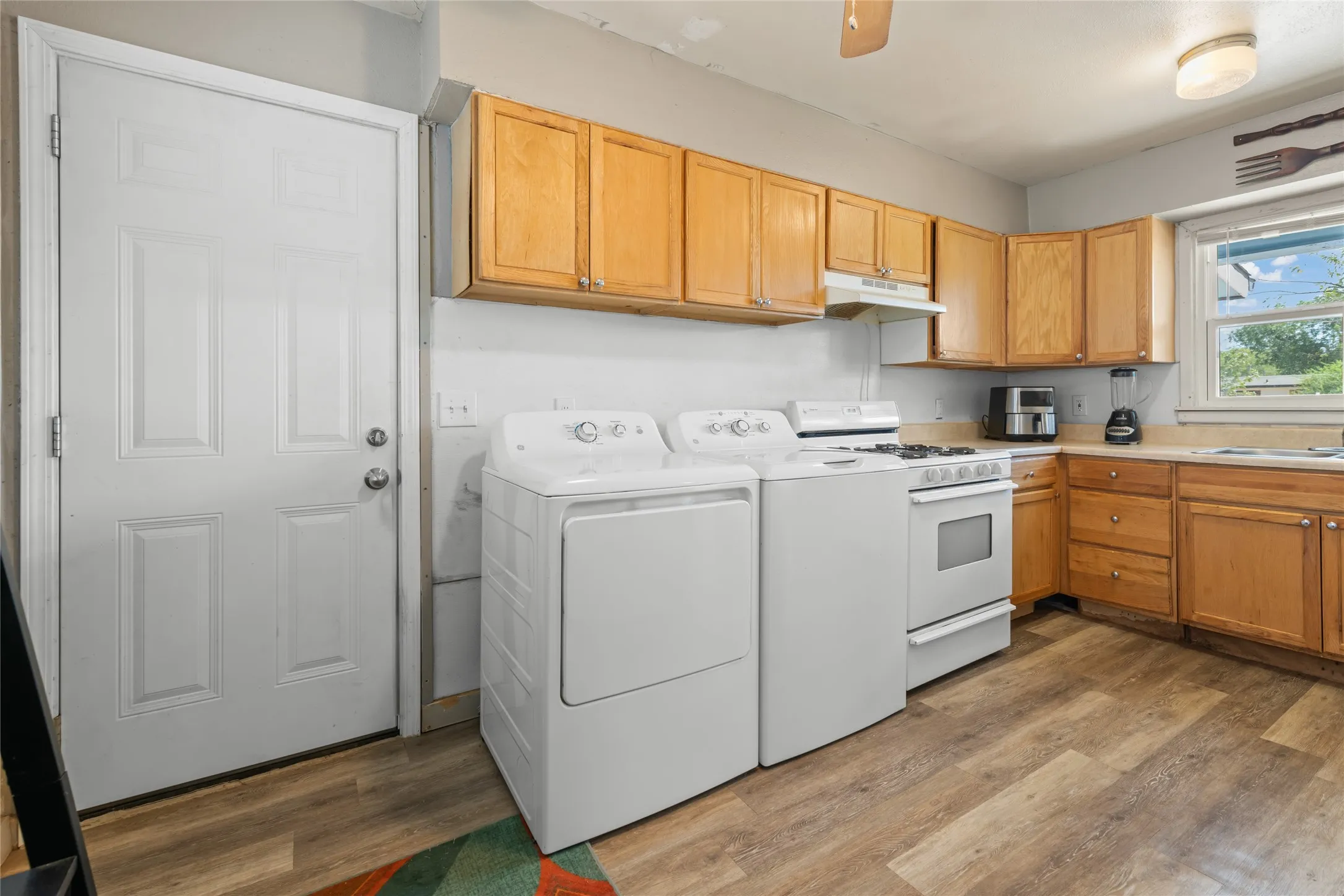 Single Family Residence For Sale in Taylor County , 1134 S Pioneer Drive, Abilene, Texas 79605, 2 Bedroom, 1 Bathroom, Garage spaces, 1,077 Sqft, built in 1954, mls#21373819, Real Estate Agent in Abilene, Homes For Sale in Taylor county, Homes For Sale in Abilene, Realtor in Abilene Texas, Real Estate Brokerage Independent Realty Texas, Luminita Cordes Realtor