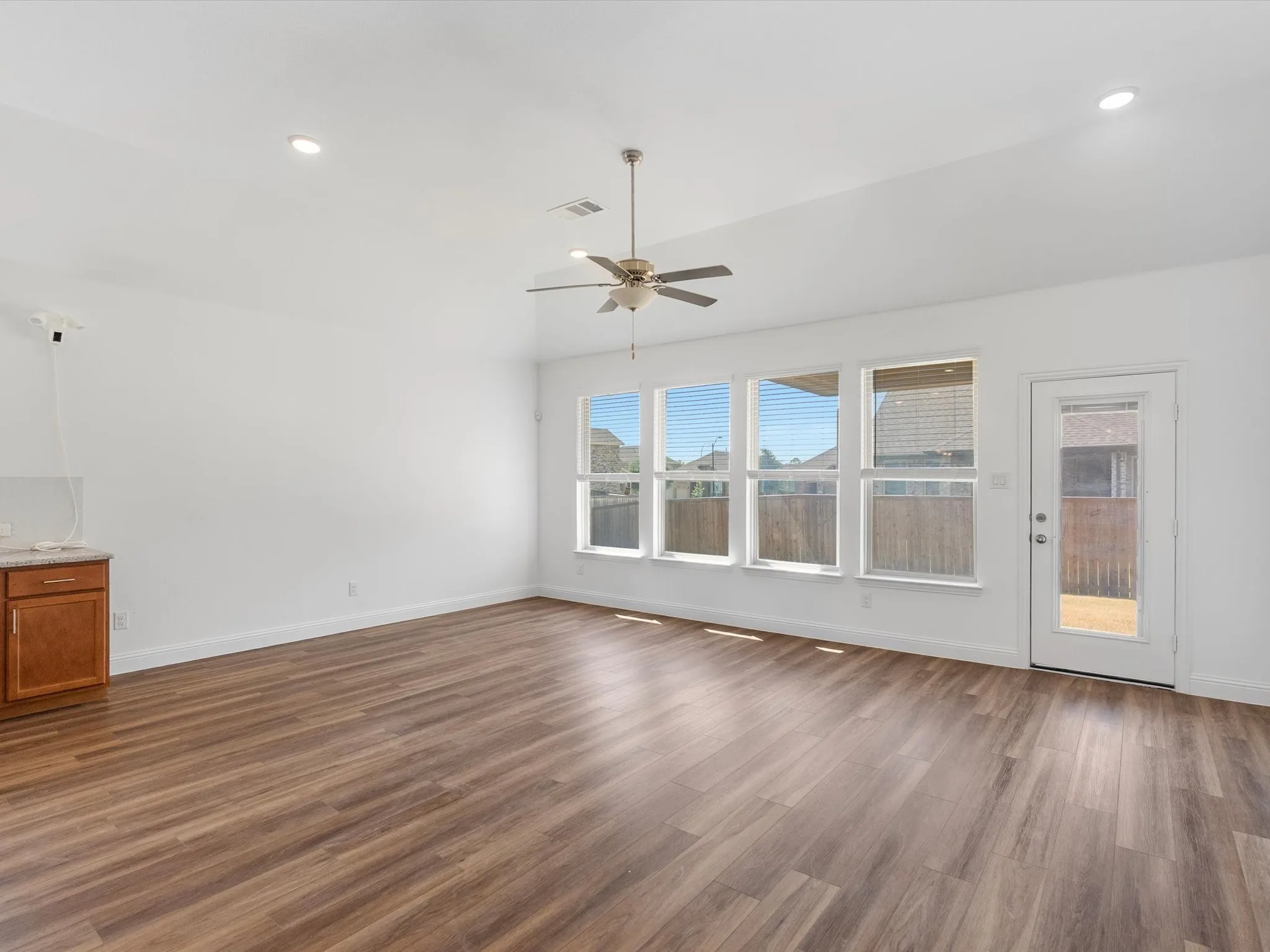 Single Family Residence For Rent in Tarrant County , 2900 Long Slope Road, Arlington, Texas 76001, 4 Bedroom, 3 Bathroom, 2 Garage spaces, 2,270 Sqft, built in 2021, mls#21375881, Real Estate Agent in Arlington, Homes For Rent in Tarrant county, Homes For Rent in Arlington, Realtor in Arlington Texas, Real Estate Brokerage Independent Realty Texas, Luminita Cordes Realtor